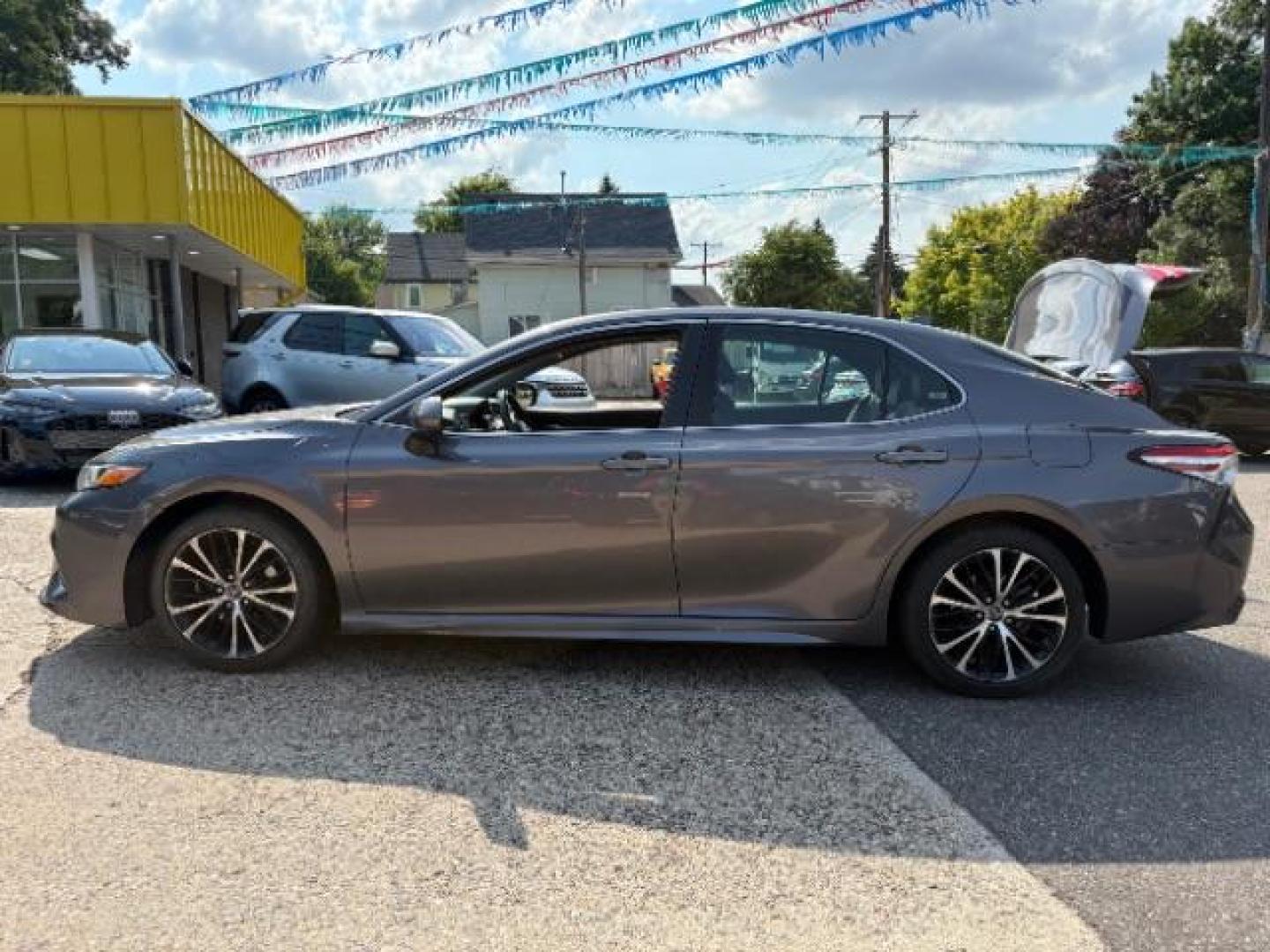 2020 Toyota Camry SE (4T1G11AK7LU) with an 2.5L L4 DOHC 16V engine, 8-Speed Automatic transmission, located at 745 S Robert St, St. Paul, MN, 55107, (651) 222-2991, 44.923389, -93.081215- Photo#3