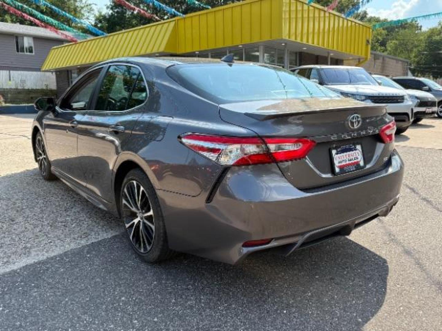 2020 Toyota Camry SE (4T1G11AK7LU) with an 2.5L L4 DOHC 16V engine, 8-Speed Automatic transmission, located at 745 S Robert St, St. Paul, MN, 55107, (651) 222-2991, 44.923389, -93.081215- Photo#4