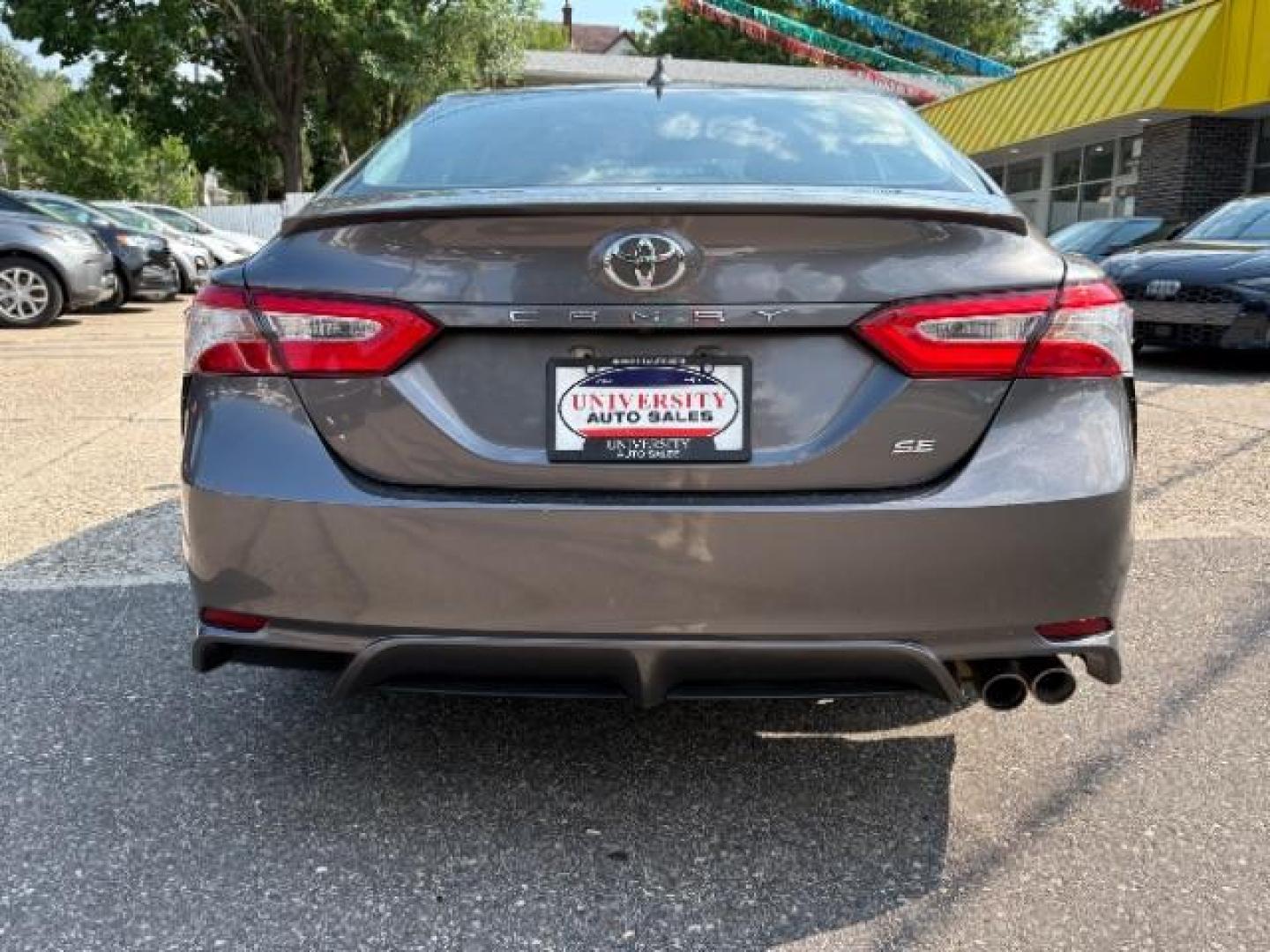 2020 Toyota Camry SE (4T1G11AK7LU) with an 2.5L L4 DOHC 16V engine, 8-Speed Automatic transmission, located at 745 S Robert St, St. Paul, MN, 55107, (651) 222-2991, 44.923389, -93.081215- Photo#5