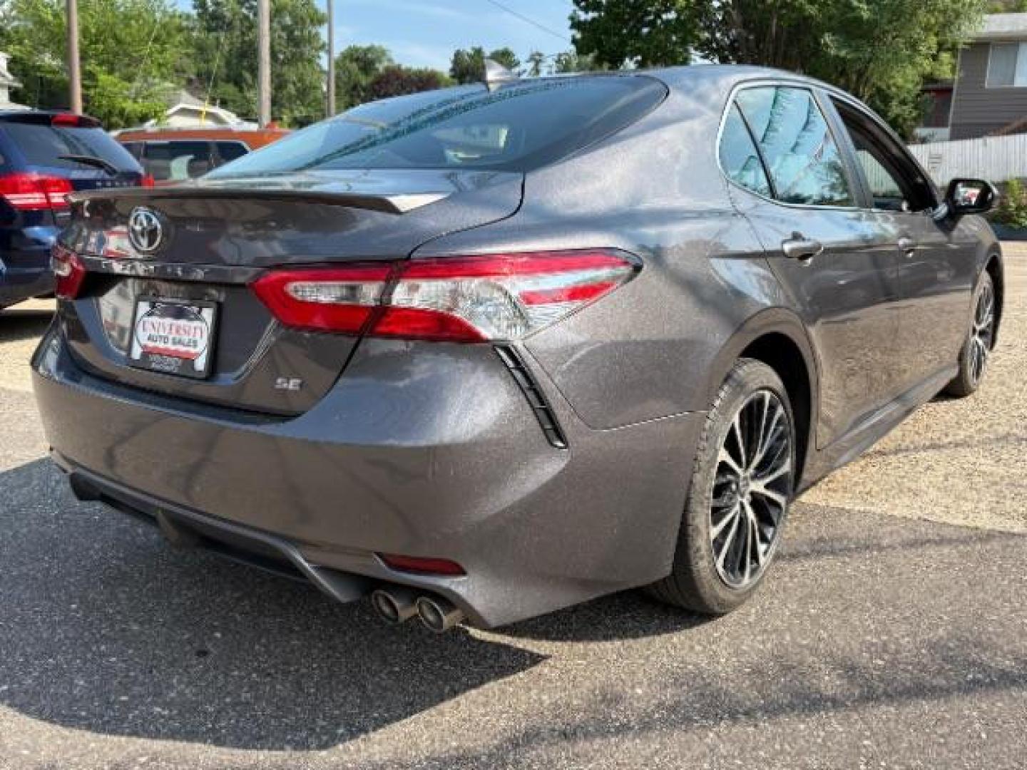 2020 Toyota Camry SE (4T1G11AK7LU) with an 2.5L L4 DOHC 16V engine, 8-Speed Automatic transmission, located at 745 S Robert St, St. Paul, MN, 55107, (651) 222-2991, 44.923389, -93.081215- Photo#8