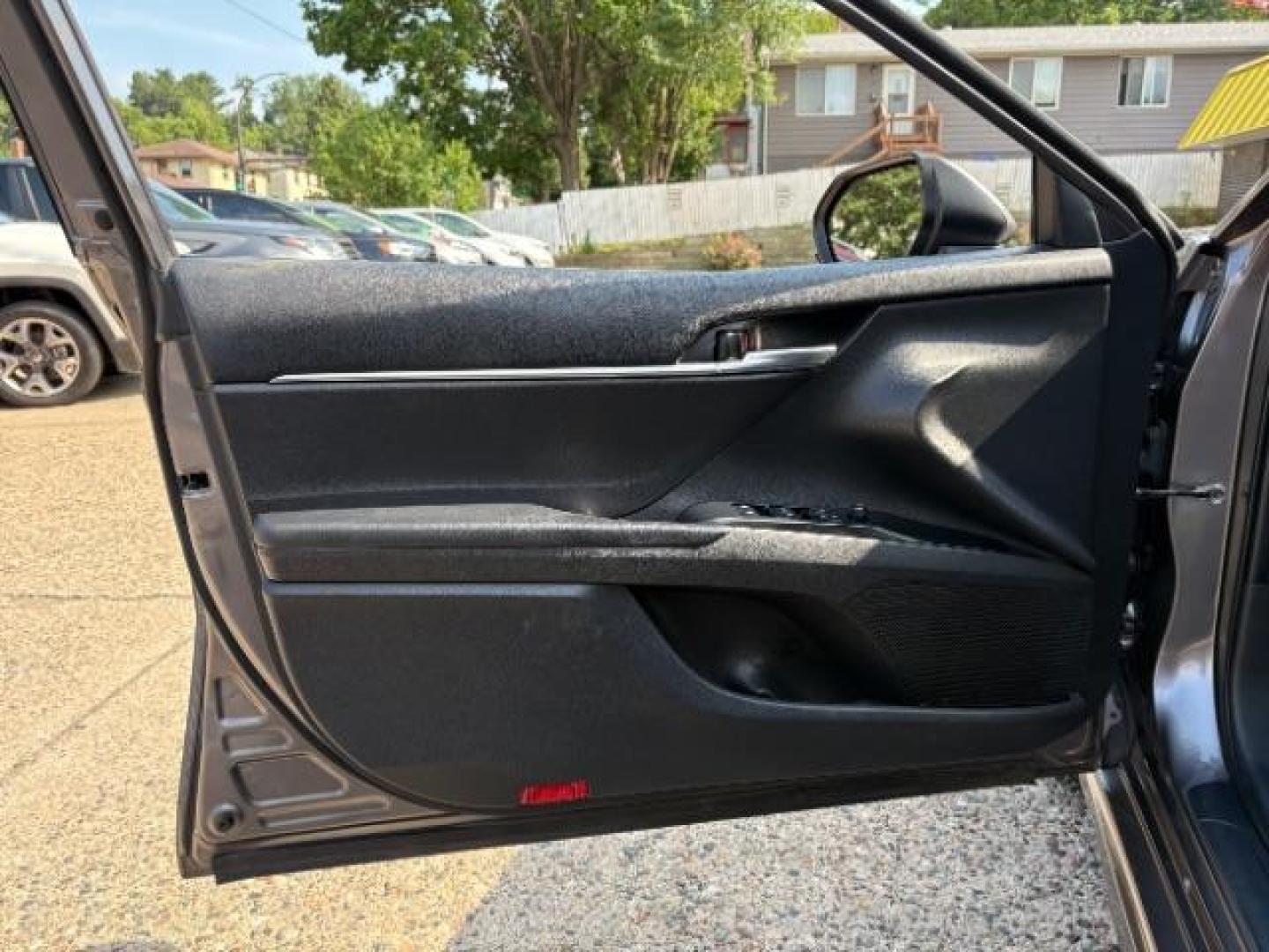 2020 Toyota Camry SE (4T1G11AK7LU) with an 2.5L L4 DOHC 16V engine, 8-Speed Automatic transmission, located at 745 S Robert St, St. Paul, MN, 55107, (651) 222-2991, 44.923389, -93.081215- Photo#19