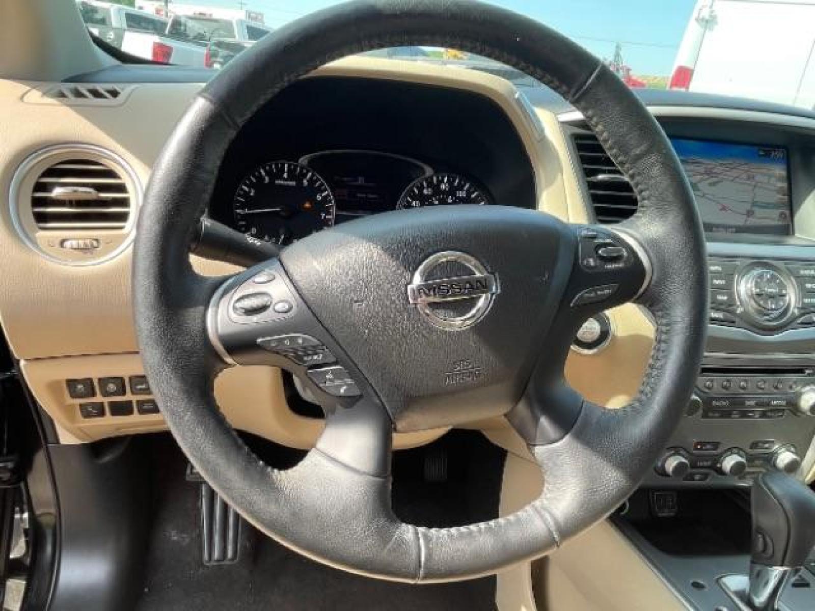 2019 Magnetic Black Pearl Nissan Pathfinder SL 4WD (5N1DR2MM0KC) with an 3.5L V6 DOHC 24V engine, Continuously Variable Transmission transmission, located at 745 S Robert St, St. Paul, MN, 55107, (651) 222-2991, 44.923389, -93.081215 - Photo #14