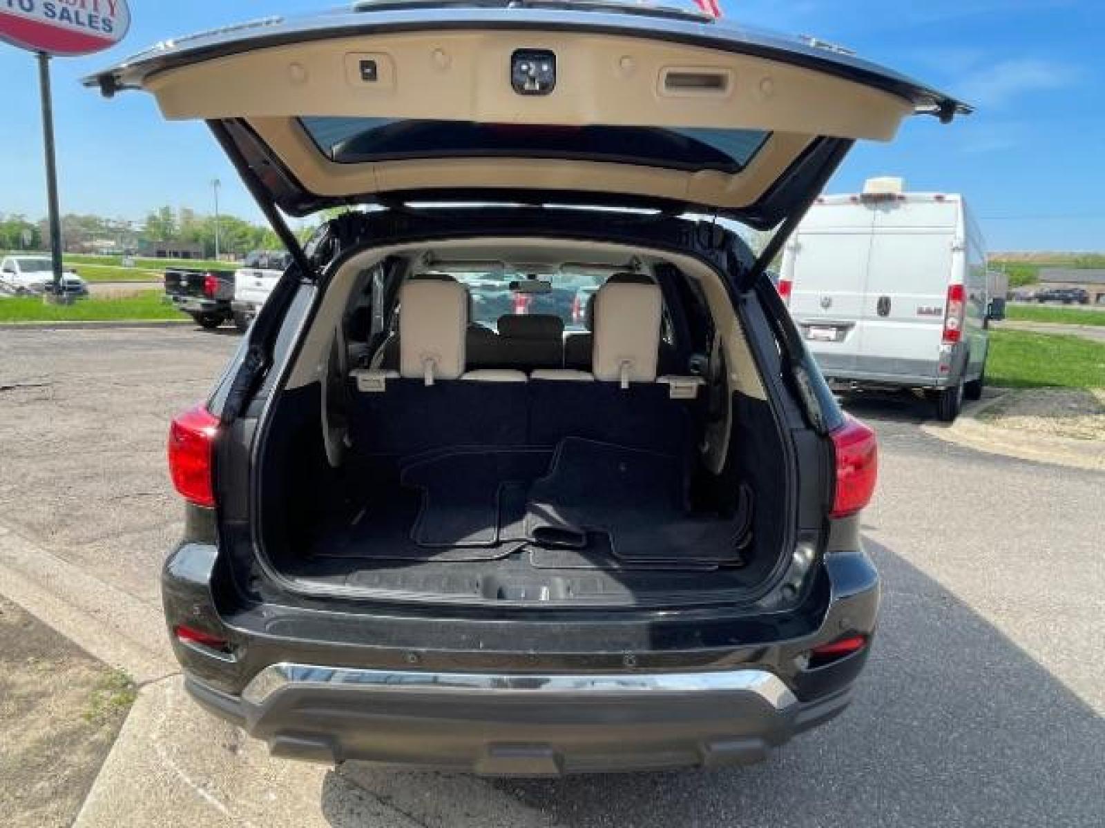 2019 Magnetic Black Pearl Nissan Pathfinder SL 4WD (5N1DR2MM0KC) with an 3.5L V6 DOHC 24V engine, Continuously Variable Transmission transmission, located at 3301 W Hwy 13, Burnsville, MN, 55337, (952) 460-3200, 44.775333, -93.320808 - Photo #5