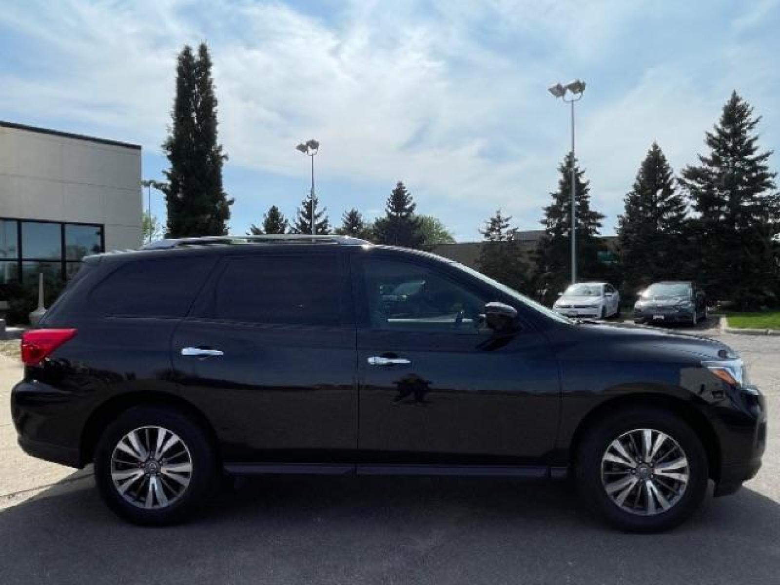 2019 Magnetic Black Pearl Nissan Pathfinder SL 4WD (5N1DR2MM0KC) with an 3.5L V6 DOHC 24V engine, Continuously Variable Transmission transmission, located at 745 S Robert St, St. Paul, MN, 55107, (651) 222-2991, 44.923389, -93.081215 - Photo #8