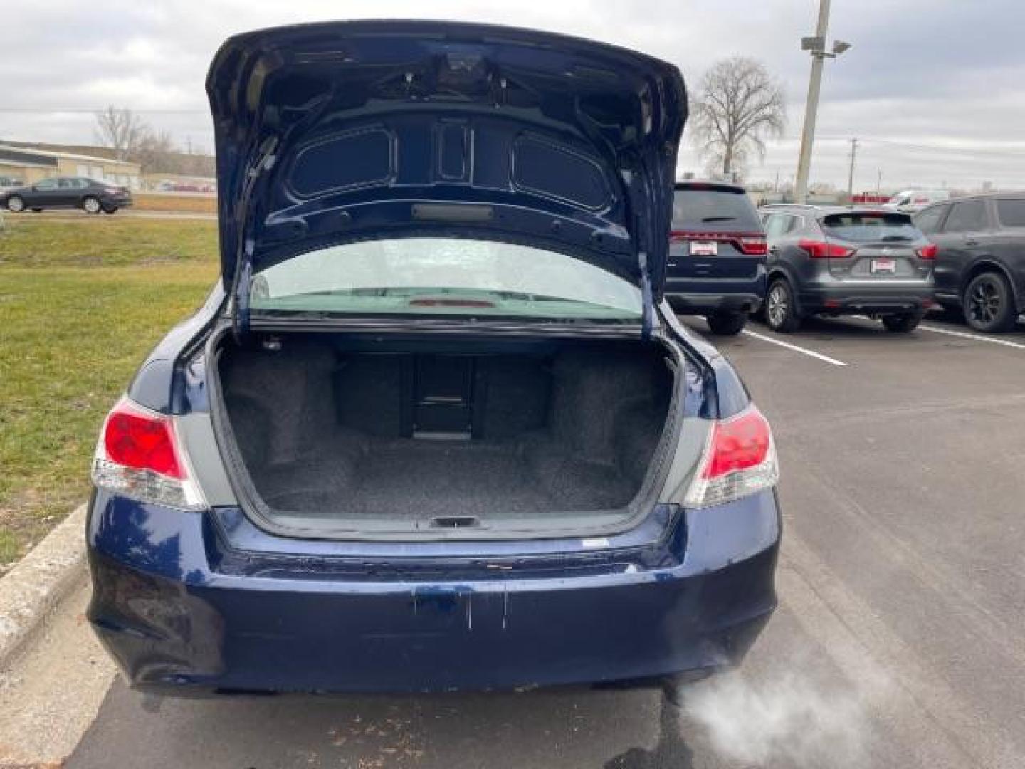 2009 Royal Blue Pearl Honda Accord EX Sedan AT (1HGCP267X9A) with an 2.4L L4 DOHC 16V engine, 5-Speed Automatic transmission, located at 3301 W Hwy 13, Burnsville, MN, 55337, (952) 460-3200, 44.775333, -93.320808 - Photo#9