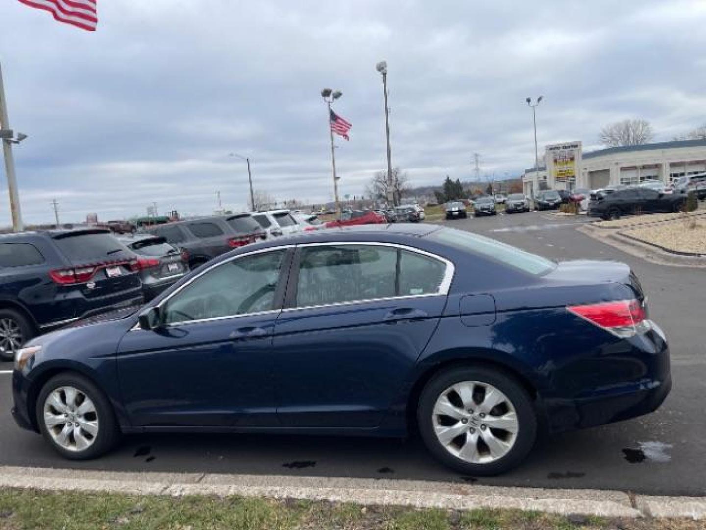 2009 Royal Blue Pearl Honda Accord EX Sedan AT (1HGCP267X9A) with an 2.4L L4 DOHC 16V engine, 5-Speed Automatic transmission, located at 3301 W Hwy 13, Burnsville, MN, 55337, (952) 460-3200, 44.775333, -93.320808 - Photo#2