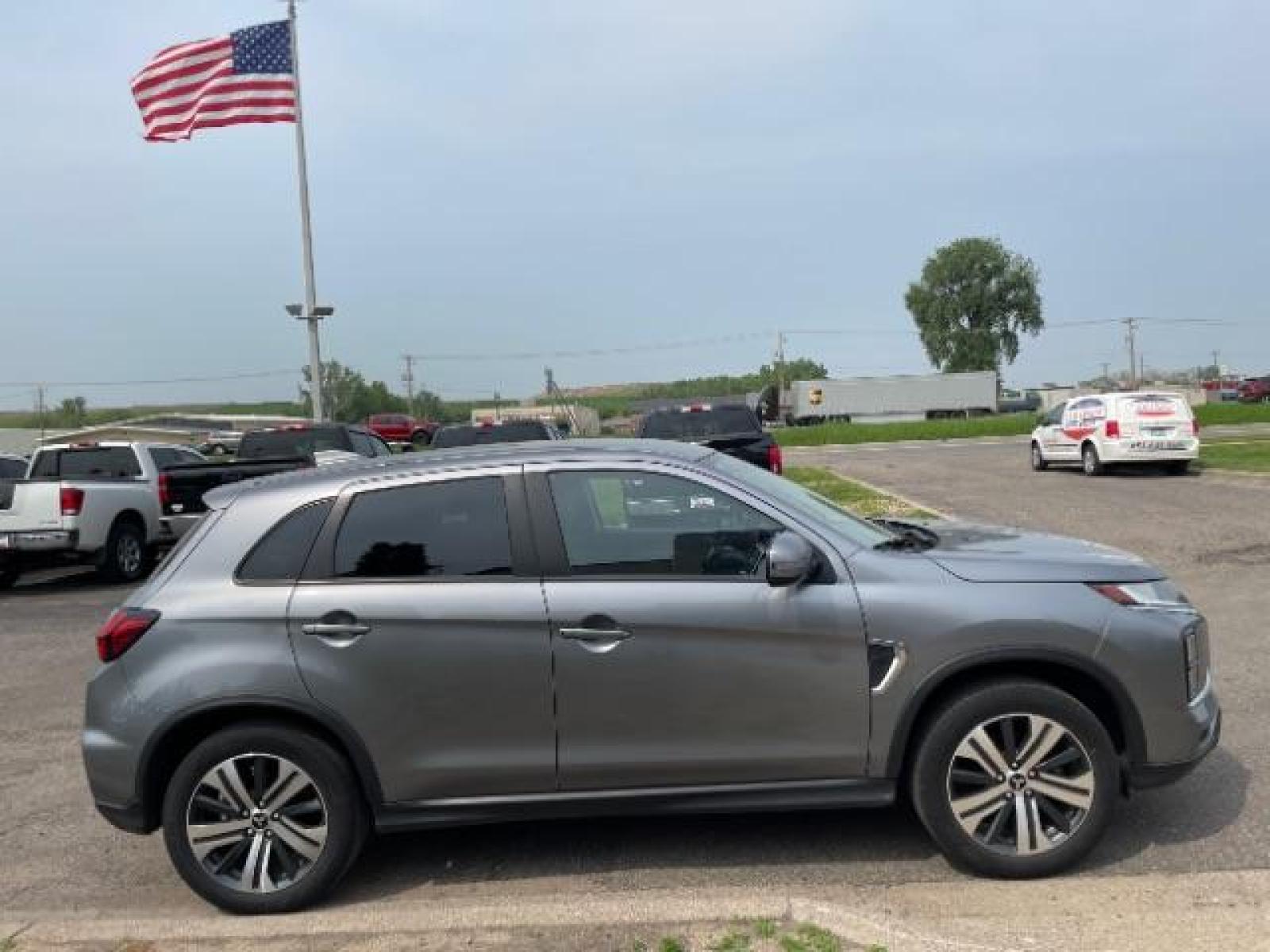 2021 Mercury Gray Metallic Mitsubishi Outlander Sport 2.0 ES AWD (JA4ARUAU7MU) with an 2.0L L4 DOHC 16V engine, Continuously Variable Transmission transmission, located at 3301 W Hwy 13, Burnsville, MN, 55337, (952) 460-3200, 44.775333, -93.320808 - Photo #5
