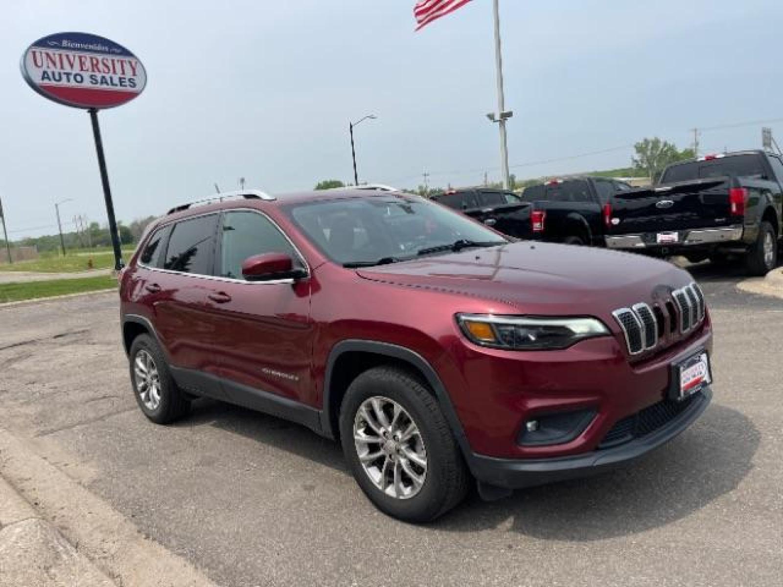 2019 Velvet Red Pearl Coat Jeep Cherokee Latitude Plus 4WD (1C4PJMLB5KD) with an 2.4L L4 DOHC 16V engine, 9-Speed Automatic transmission, located at 3301 W Hwy 13, Burnsville, MN, 55337, (952) 460-3200, 44.775333, -93.320808 - Photo #7
