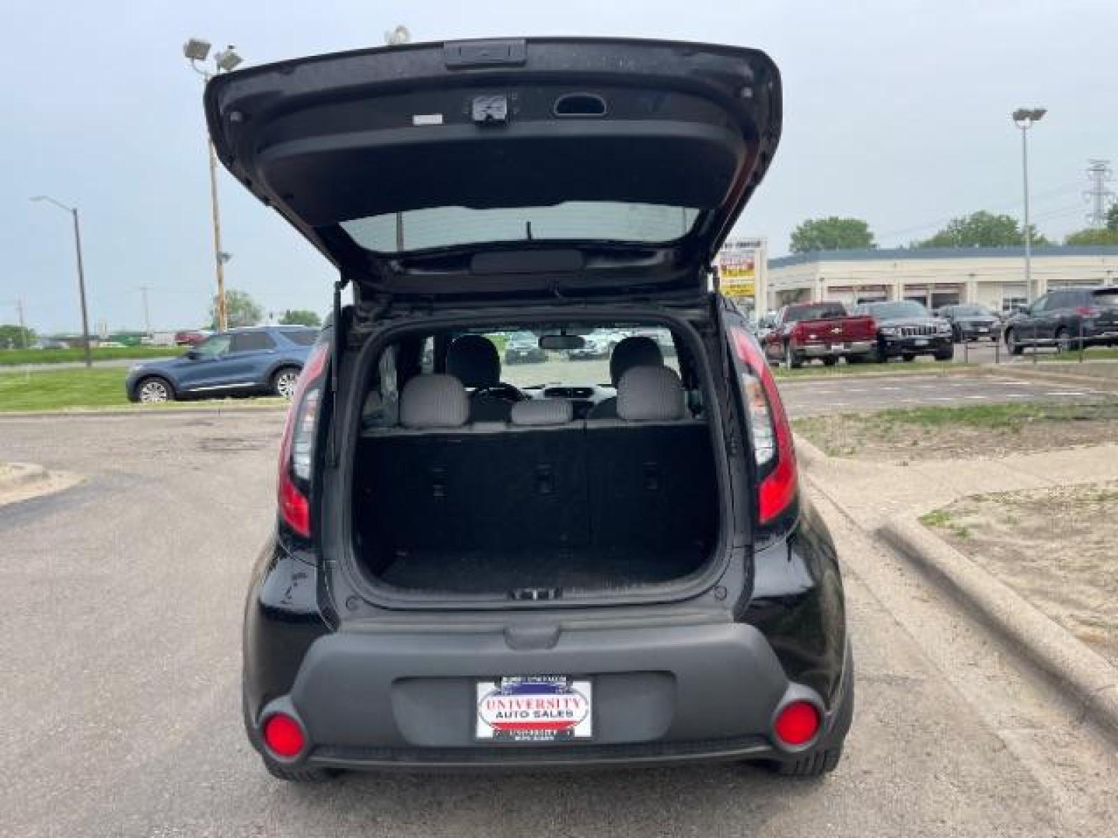 2016 Shadow Black Kia Soul Base 6A (KNDJN2A26G7) with an 1.6L L4 DOHC 16V engine, 6-Speed Automatic transmission, located at 745 S Robert St, St. Paul, MN, 55107, (651) 222-2991, 44.923389, -93.081215 - Photo #13