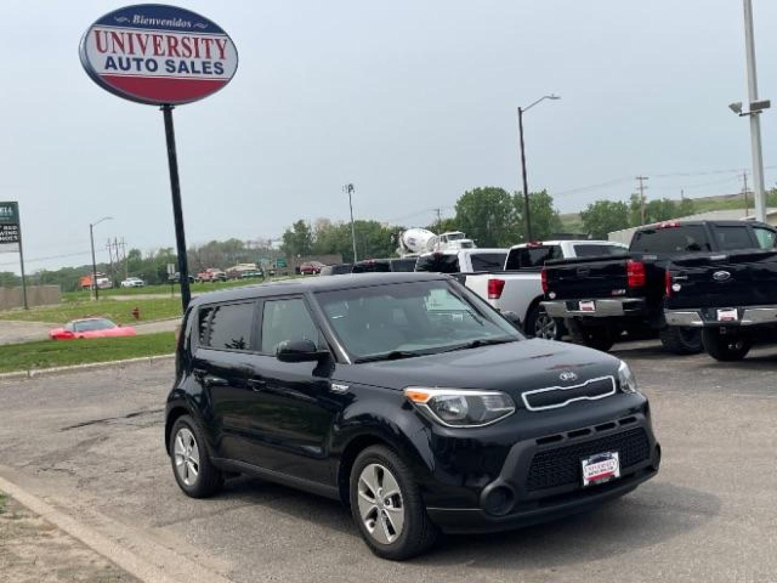 2016 Shadow Black Kia Soul Base 6A (KNDJN2A26G7) with an 1.6L L4 DOHC 16V engine, 6-Speed Automatic transmission, located at 3301 W Hwy 13, Burnsville, MN, 55337, (952) 460-3200, 44.775333, -93.320808 - Photo #5