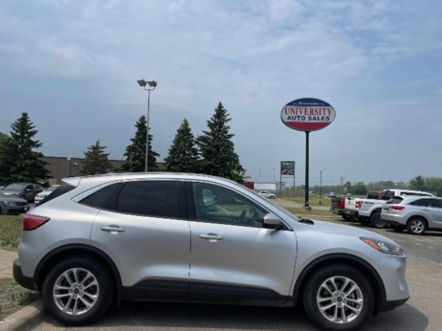 2020 Ingot Silver Metallic Ford Escape SE (1FMCU0G65LU) with an 1.5L L3 engine, 8-Speed Automatic transmission, located at 745 S Robert St, St. Paul, MN, 55107, (651) 222-2991, 44.923389, -93.081215 - Photo#1