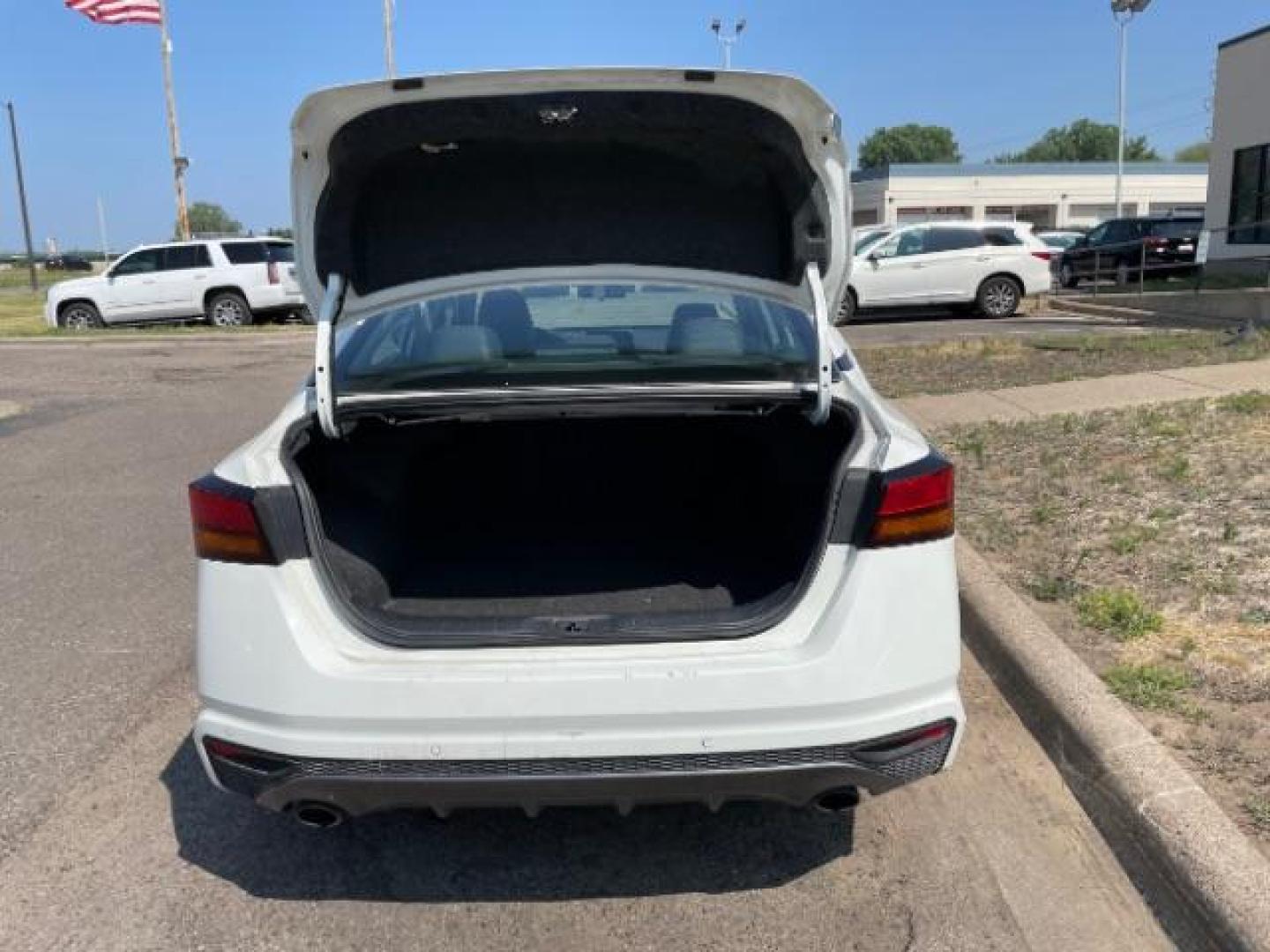 2021 Glacier White Nissan Altima 2.5 SR (1N4BL4CV9MN) with an 2.5L L4 DOHC 16V engine, Continuously Variable Transmission transmission, located at 3301 W Hwy 13, Burnsville, MN, 55337, (952) 460-3200, 44.775333, -93.320808 - Photo#12