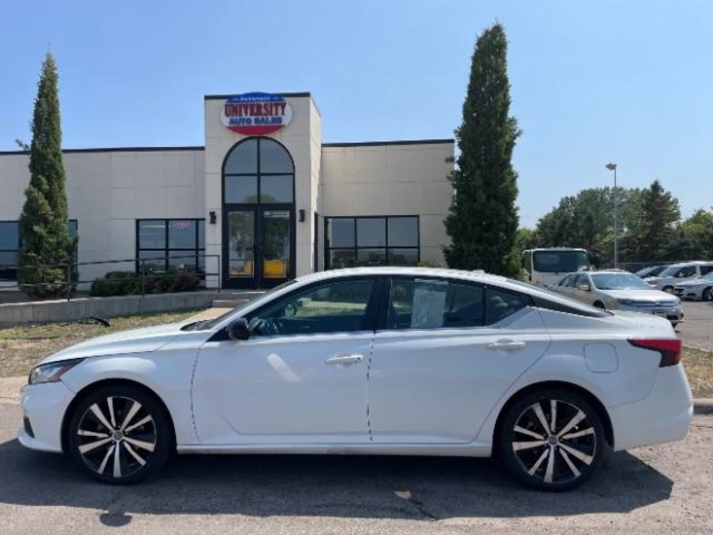 2021 Glacier White Nissan Altima 2.5 SR (1N4BL4CV9MN) with an 2.5L L4 DOHC 16V engine, Continuously Variable Transmission transmission, located at 3301 W Hwy 13, Burnsville, MN, 55337, (952) 460-3200, 44.775333, -93.320808 - Photo#1