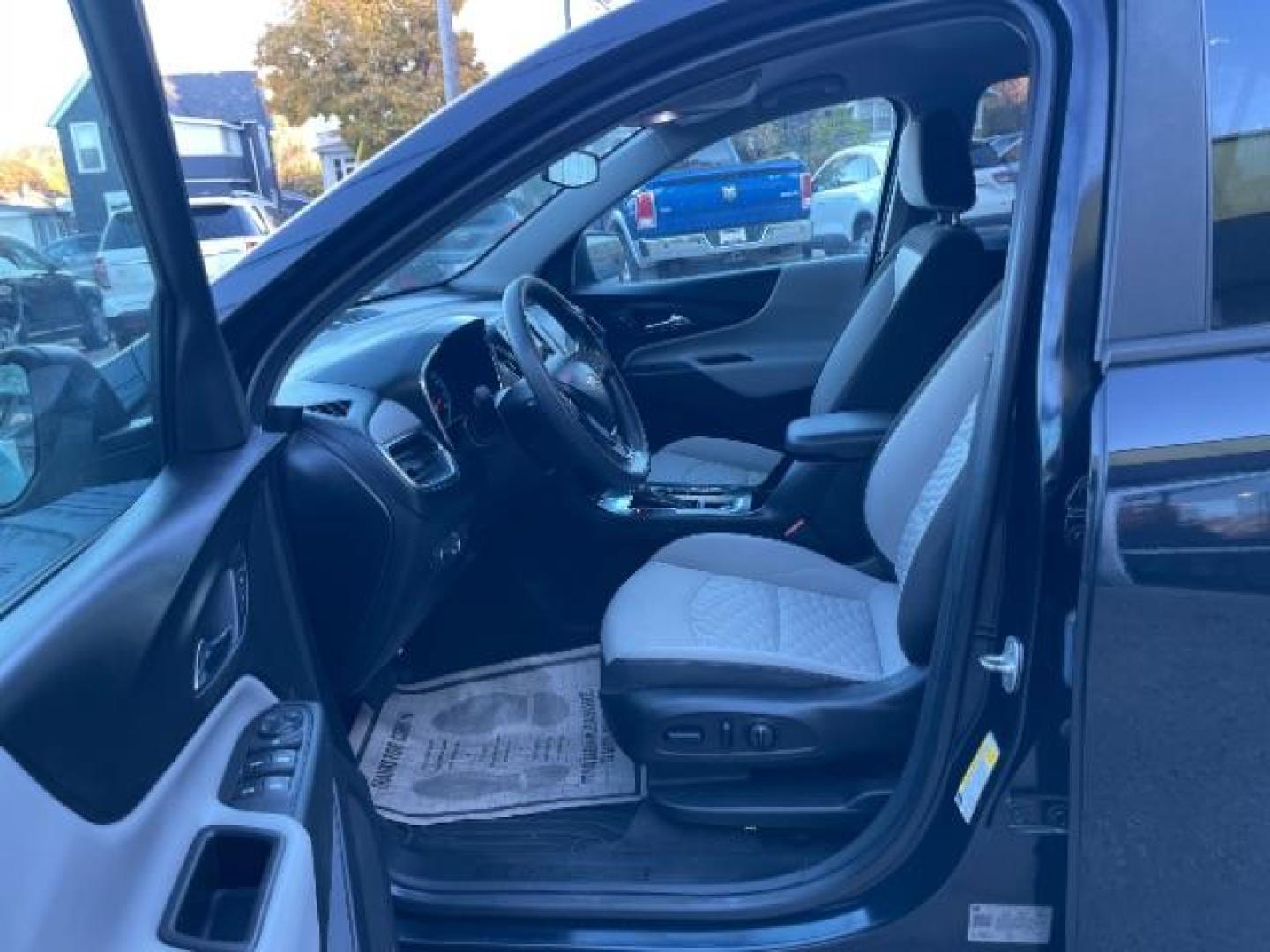 2020 BLUE Chevrolet Equinox LS 2WD (2GNAXHEV6L6) with an 1.5L L4 DIR DOHC 16V engine, 6-Speed Automatic transmission, located at 745 S Robert St, St. Paul, MN, 55107, (651) 222-2991, 44.923389, -93.081215 - Photo#19