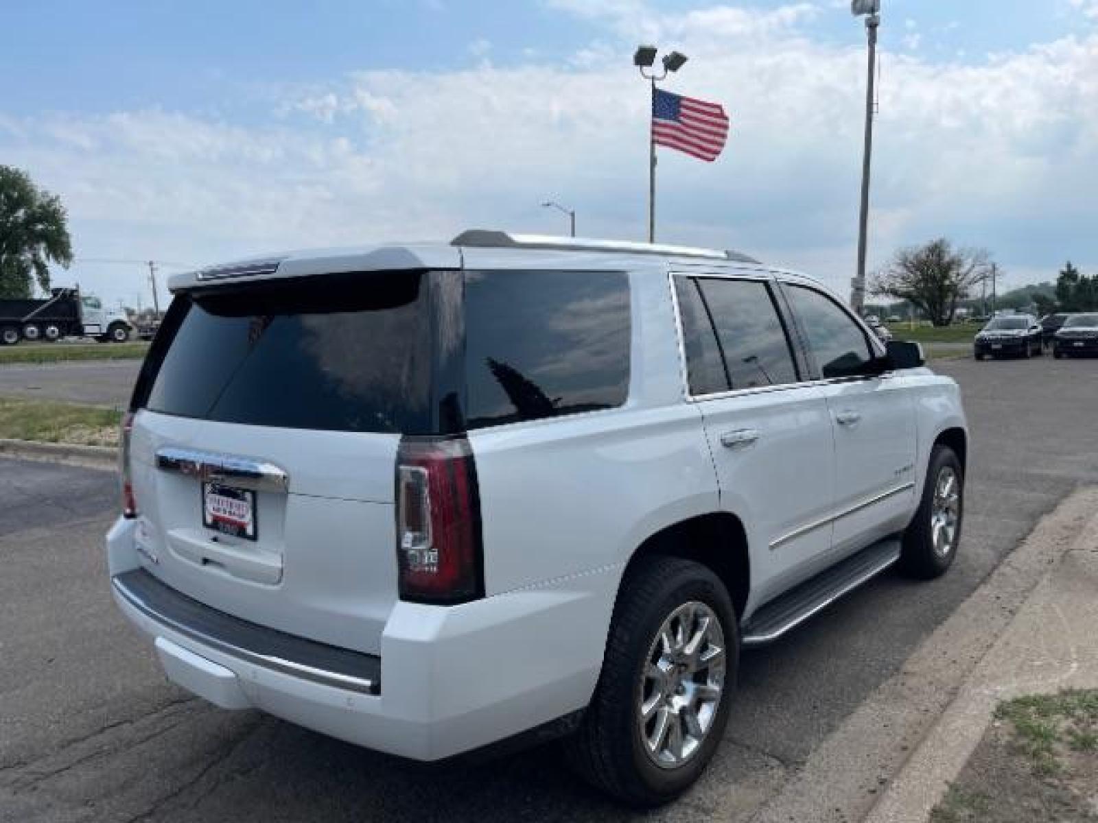 2016 Summit White GMC Yukon Denali 4WD (1GKS2CKJ7GR) with an 6.2L V8 OHV 16V engine, 6-Speed Automatic transmission, located at 745 S Robert St, St. Paul, MN, 55107, (651) 222-2991, 44.923389, -93.081215 - Photo #5