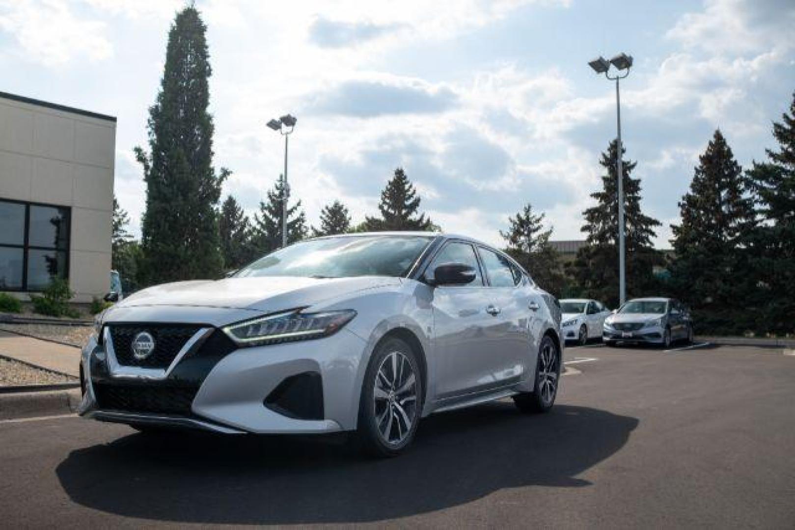 2022 Brilliant Silver Metallic Nissan Maxima 3.5 SV (1N4AA6CV7NC) with an 3.5L V6 DOHC 24V engine, Continuously Variable Transmission transmission, located at 3301 W Hwy 13, Burnsville, MN, 55337, (952) 460-3200, 44.775333, -93.320808 - Photo#0