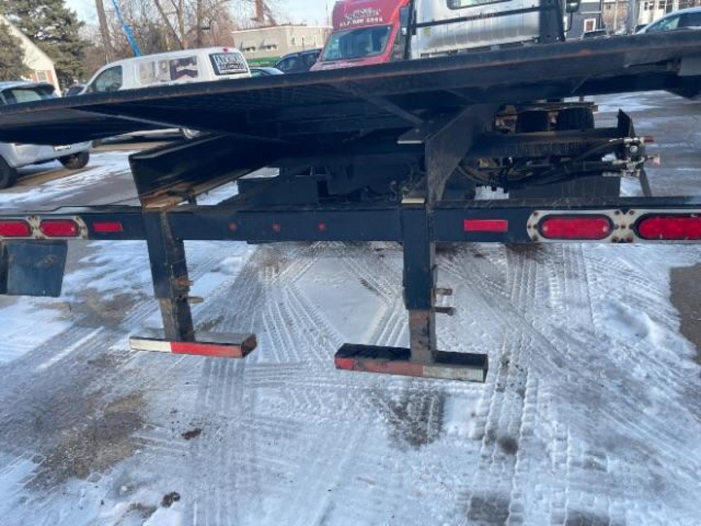 2019 WHITE Isuzu NQR - (JALE5W163K7) with an 5.2L L6 DIESEL engine, located at 745 S Robert St, St. Paul, MN, 55107, (651) 222-2991, 44.923389, -93.081215 - Photo#13