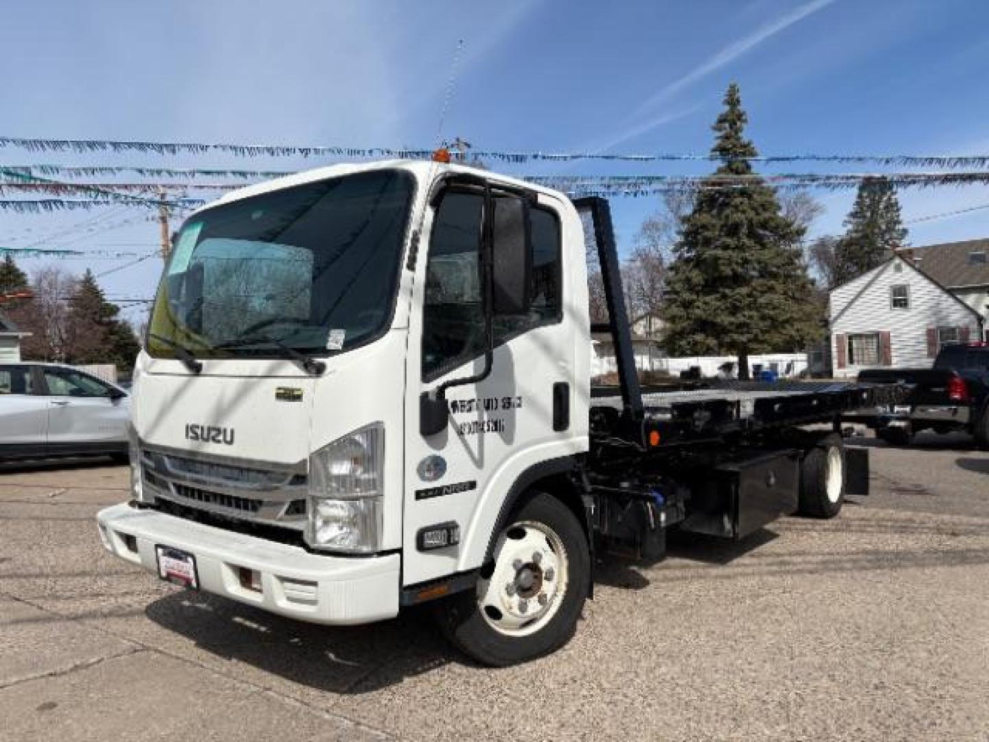 2019 WHITE Isuzu NQR - (JALE5W163K7) with an 5.2L L6 DIESEL engine, located at 745 S Robert St, St. Paul, MN, 55107, (651) 222-2991, 44.923389, -93.081215 - Photo#2