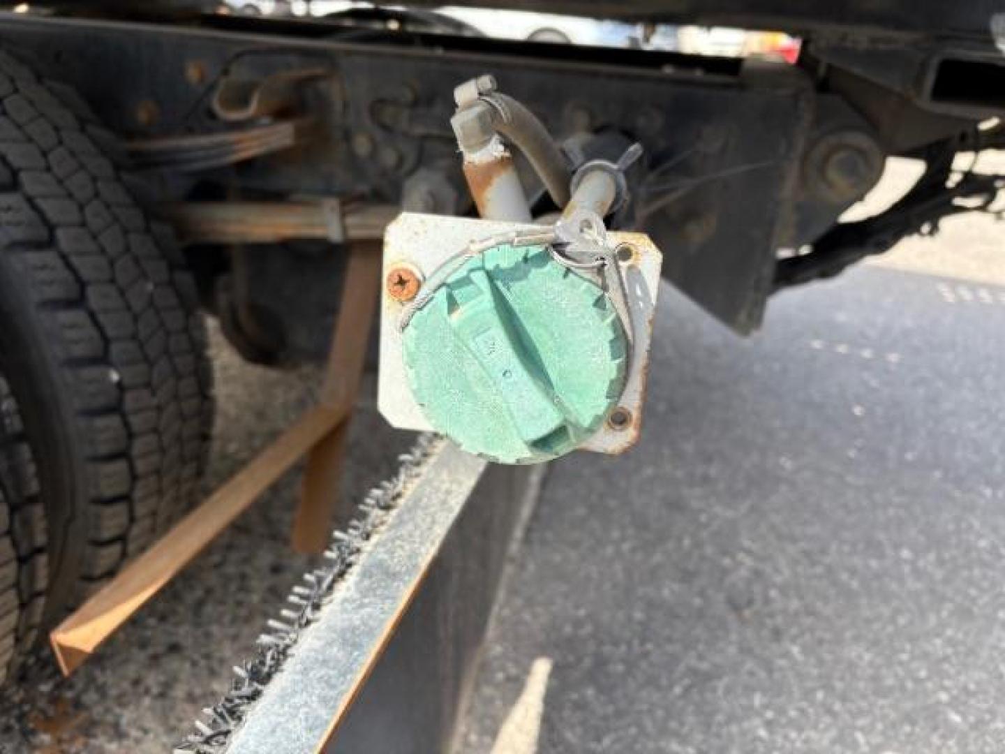 2019 WHITE Isuzu NQR - (JALE5W163K7) with an 5.2L L6 DIESEL engine, located at 745 S Robert St, St. Paul, MN, 55107, (651) 222-2991, 44.923389, -93.081215 - Photo#4