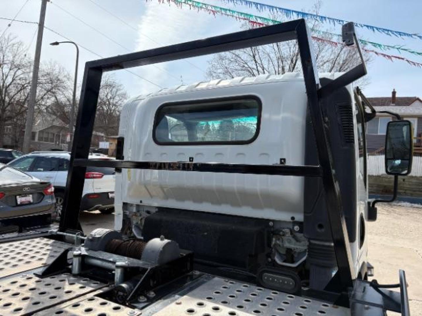 2019 WHITE Isuzu NQR - (JALE5W163K7) with an 5.2L L6 DIESEL engine, located at 745 S Robert St, St. Paul, MN, 55107, (651) 222-2991, 44.923389, -93.081215 - Photo#12