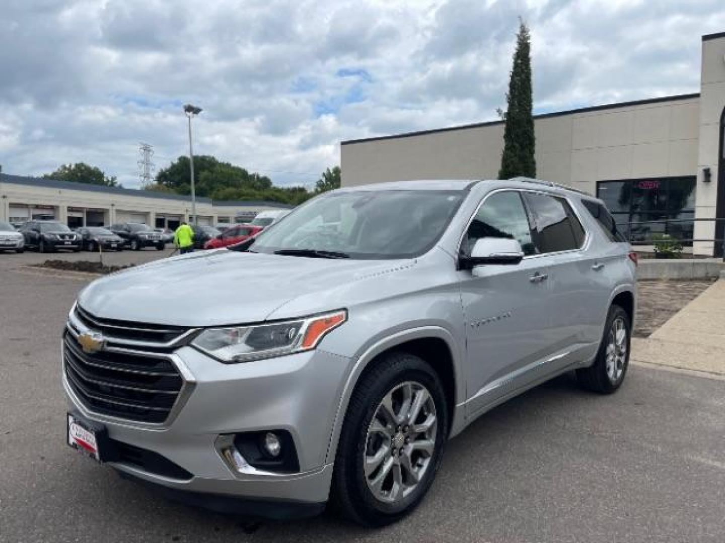 2018 GRAY Chevrolet Traverse Premier AWD (1GNEVJKW2JJ) with an 3.6L V6 DOHC 24V engine, 9-Speed Automatic transmission, located at 745 S Robert St, St. Paul, MN, 55107, (651) 222-2991, 44.923389, -93.081215 - Photo#2