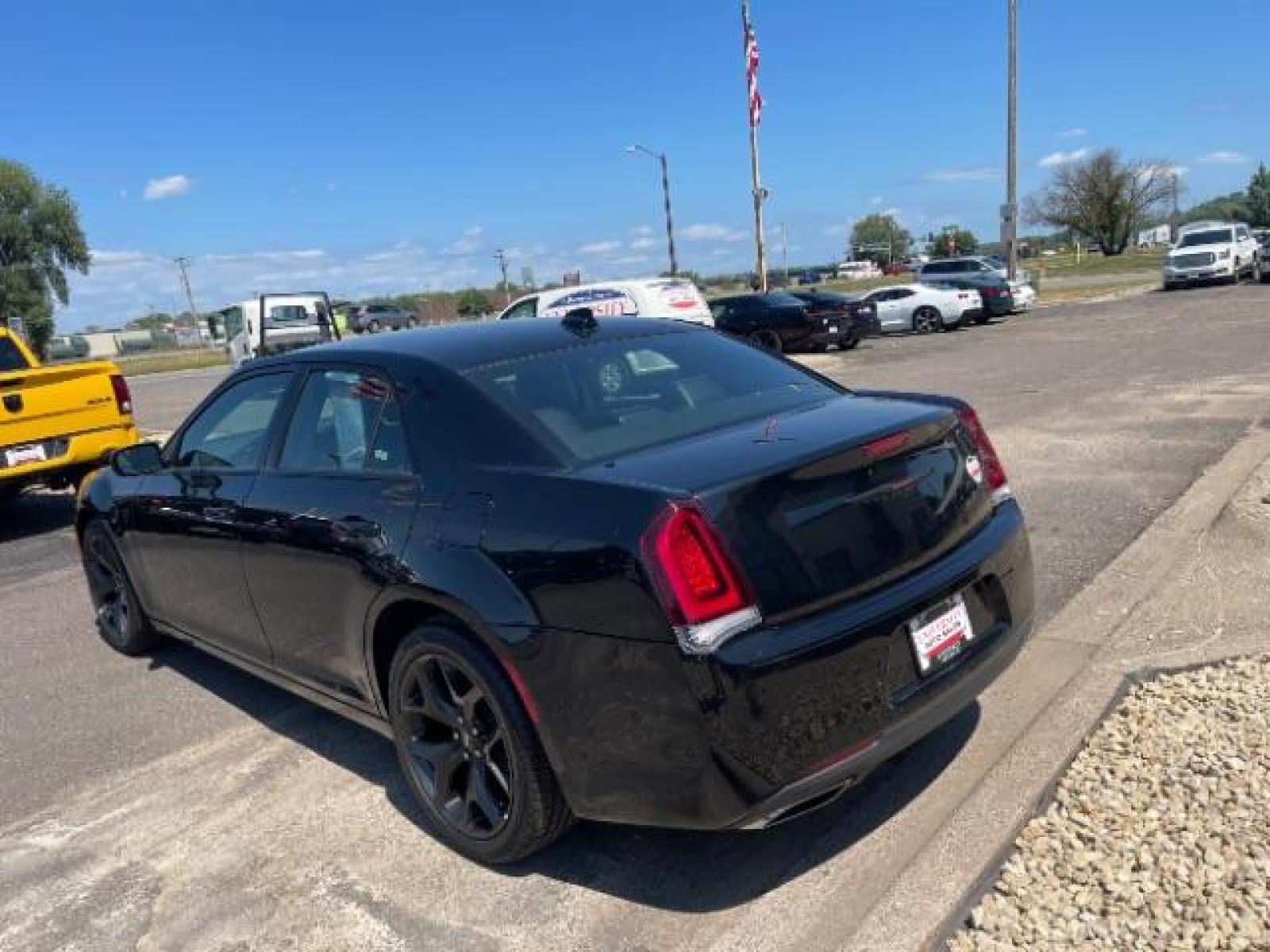 2021 Gloss Black Chrysler 300 S V6 RWD (2C3CCABG0MH) with an 3.6L V6 DOHC 24V engine, 8-Speed Automatic transmission, located at 745 S Robert St, St. Paul, MN, 55107, (651) 222-2991, 44.923389, -93.081215 - Photo #3