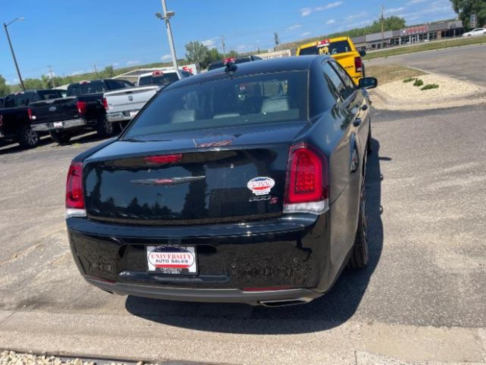 2021 Gloss Black Chrysler 300 S V6 RWD (2C3CCABG0MH) with an 3.6L V6 DOHC 24V engine, 8-Speed Automatic transmission, located at 745 S Robert St, St. Paul, MN, 55107, (651) 222-2991, 44.923389, -93.081215 - Photo #4