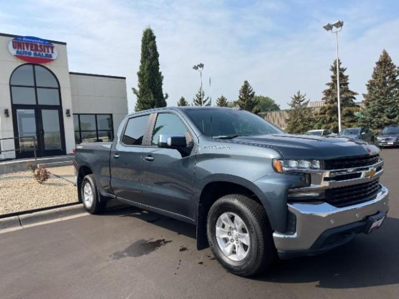 2019 Shadow Gray Metallic Chevrolet Silverado 1500 LT Crew Cab 4WD (1GCUYDED8KZ) with an 5.3L V8 OHV 16V engine, 6-Speed Automatic transmission, located at 3301 W Hwy 13, Burnsville, MN, 55337, (952) 460-3200, 44.775333, -93.320808 - Photo #7