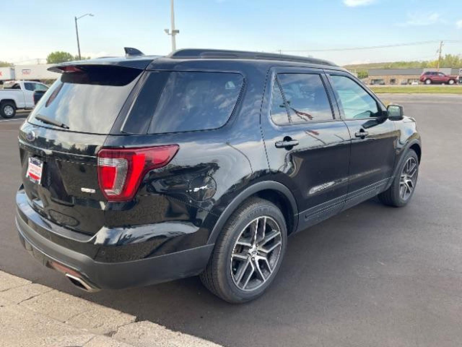 2017 Shadow Black Ford Explorer Sport 4WD (1FM5K8GT6HG) with an 3.5L V6 DOHC 24V engine, 6-Speed Automatic transmission, located at 3301 W Hwy 13, Burnsville, MN, 55337, (952) 460-3200, 44.775333, -93.320808 - Photo #5