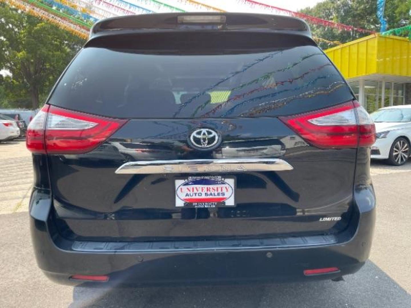 2017 Midnight Black Metallic Toyota Sienna Limited Premium 7-Passenger (5TDYZ3DC4HS) with an 3.5L V6 EFI DOHC 24V engine, 8-Speed Automatic transmission, located at 3301 W Hwy 13, Burnsville, MN, 55337, (952) 460-3200, 44.775333, -93.320808 - Photo#4