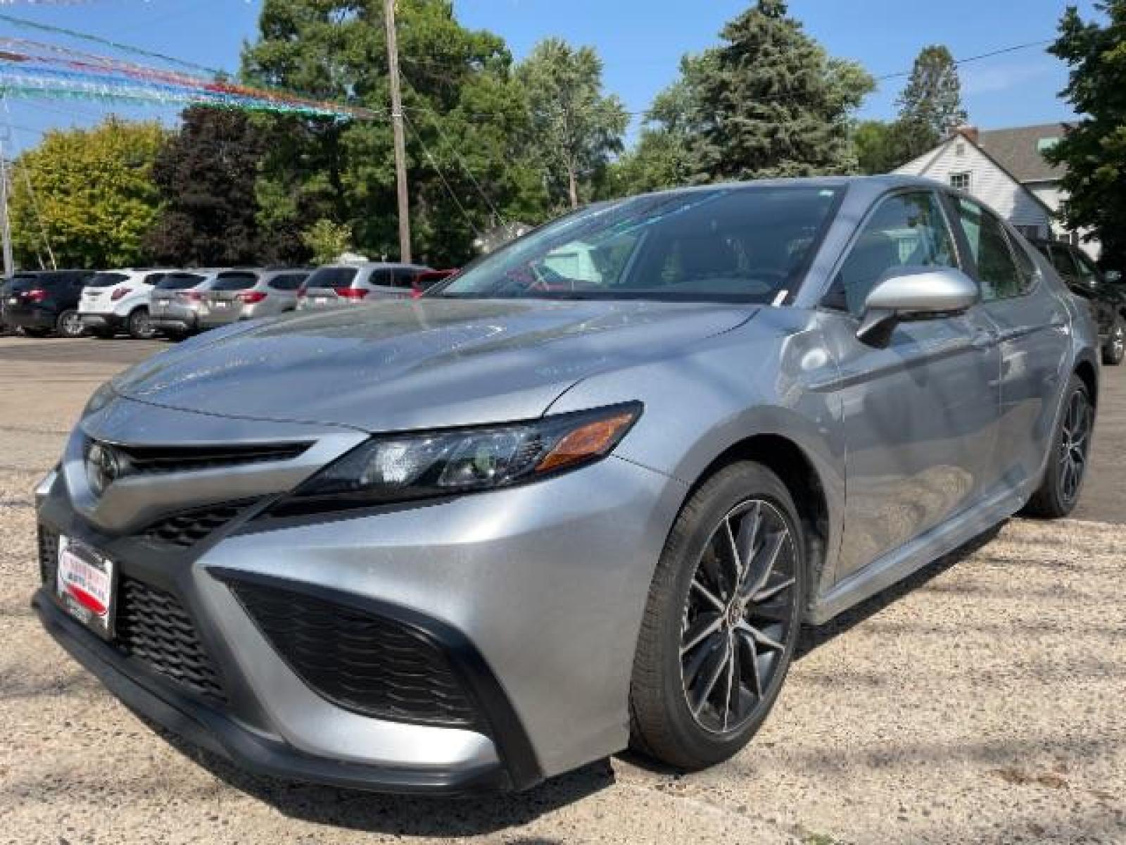 2022 Celestial Silver Metallic Toyota Camry SE (4T1G11AK0NU) with an 2.5L L4 DOHC 16V engine, 8-Speed Automatic transmission, located at 3301 W Hwy 13, Burnsville, MN, 55337, (952) 460-3200, 44.775333, -93.320808 - Photo #1