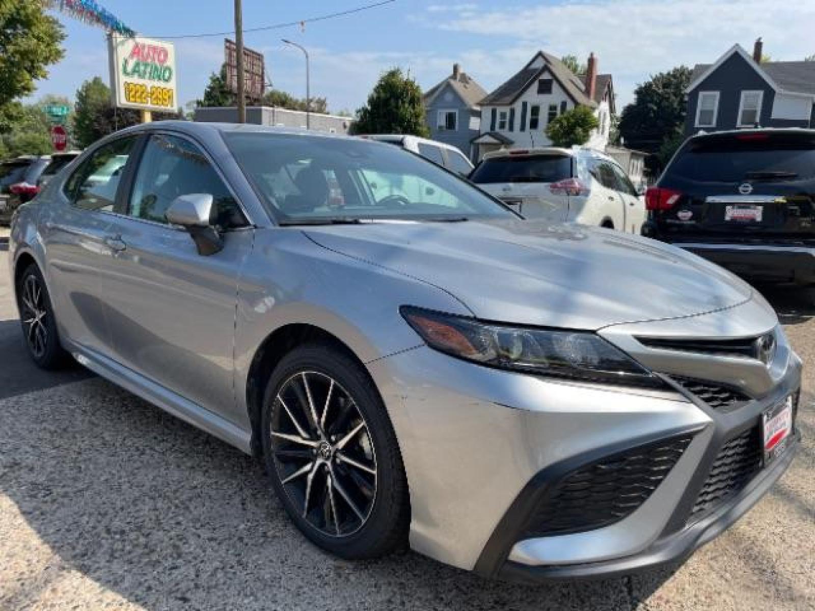 2022 Celestial Silver Metallic Toyota Camry SE (4T1G11AK0NU) with an 2.5L L4 DOHC 16V engine, 8-Speed Automatic transmission, located at 3301 W Hwy 13, Burnsville, MN, 55337, (952) 460-3200, 44.775333, -93.320808 - Photo #7