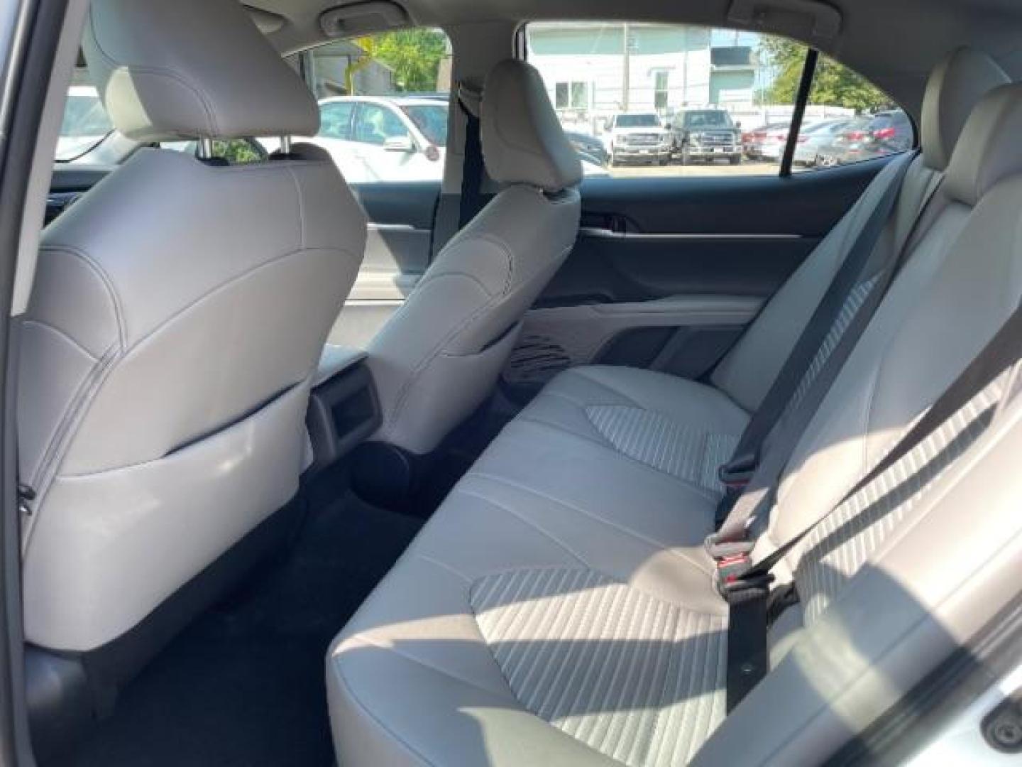 2022 Super White Toyota Camry SE (4T1G11AKXNU) with an 2.5L L4 DOHC 16V engine, 8-Speed Automatic transmission, located at 745 S Robert St, St. Paul, MN, 55107, (651) 222-2991, 44.923389, -93.081215 - Photo#10