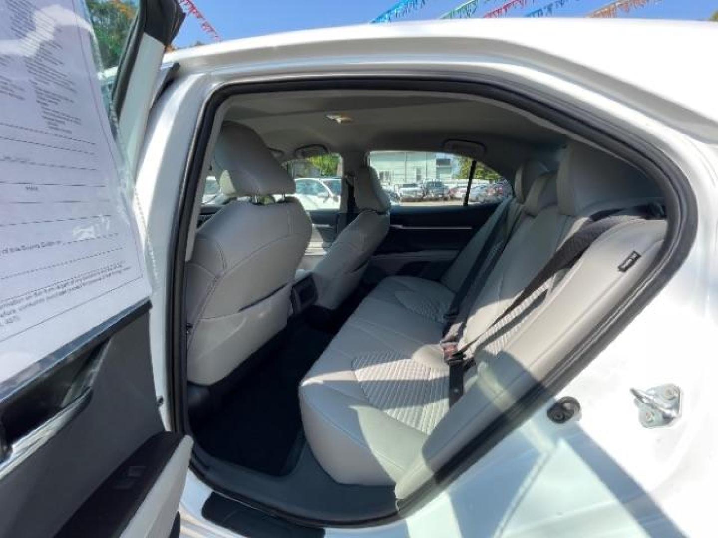 2022 Super White Toyota Camry SE (4T1G11AKXNU) with an 2.5L L4 DOHC 16V engine, 8-Speed Automatic transmission, located at 745 S Robert St, St. Paul, MN, 55107, (651) 222-2991, 44.923389, -93.081215 - Photo#11