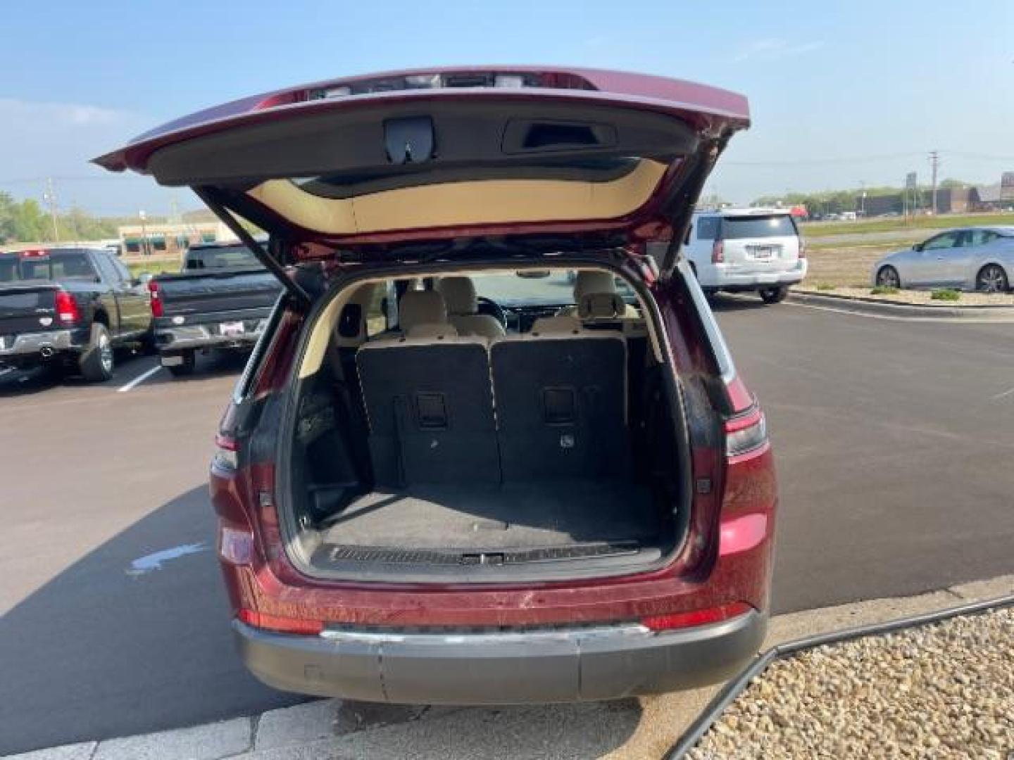 2021 Velvet Red Pearl Coat Jeep Grand Cherokee Limited 4WD (1C4RJKBG9M8) with an 3.6L V6 DOHC 24V engine, 8-Speed Automatic transmission, located at 3301 W Hwy 13, Burnsville, MN, 55337, (952) 460-3200, 44.775333, -93.320808 - Photo#18