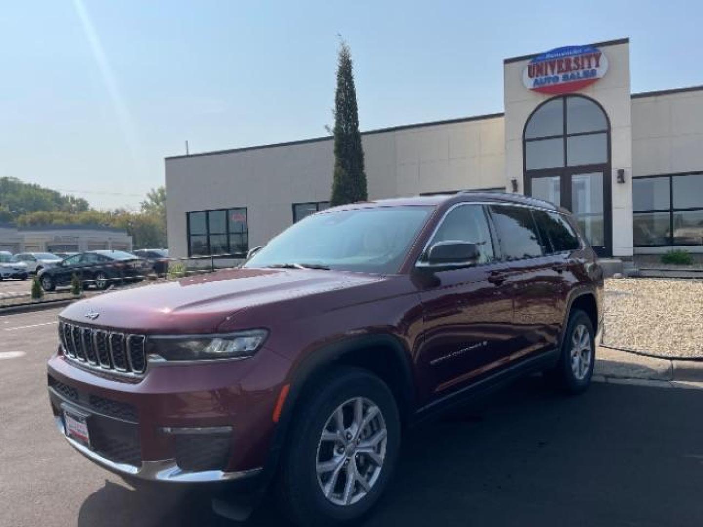 2021 Velvet Red Pearl Coat Jeep Grand Cherokee Limited 4WD (1C4RJKBG9M8) with an 3.6L V6 DOHC 24V engine, 8-Speed Automatic transmission, located at 3301 W Hwy 13, Burnsville, MN, 55337, (952) 460-3200, 44.775333, -93.320808 - Photo#1