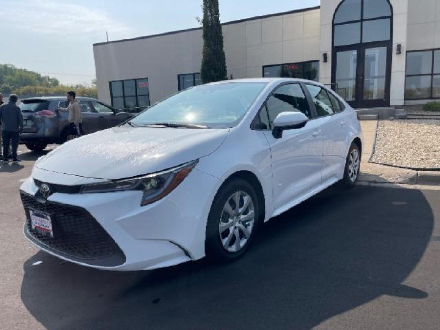 2021 WHITE Toyota Corolla LE (5YFEPMAE3MP) with an 1.8L L4 DOHC 16V engine, Continuously Variable Transmission transmission, located at 3301 W Hwy 13, Burnsville, MN, 55337, (952) 460-3200, 44.775333, -93.320808 - Photo#1