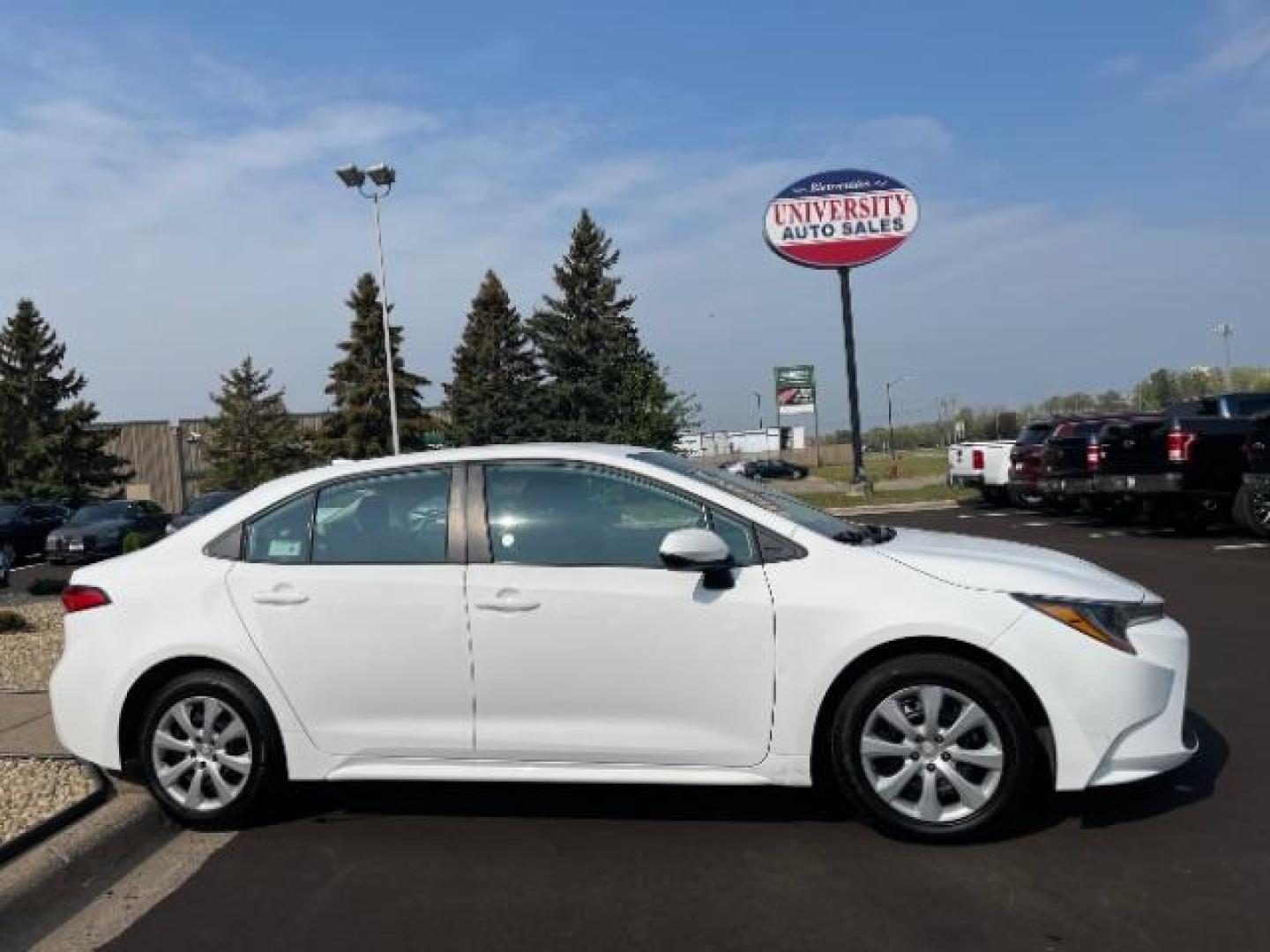 2021 WHITE Toyota Corolla LE (5YFEPMAE3MP) with an 1.8L L4 DOHC 16V engine, Continuously Variable Transmission transmission, located at 3301 W Hwy 13, Burnsville, MN, 55337, (952) 460-3200, 44.775333, -93.320808 - Photo#6