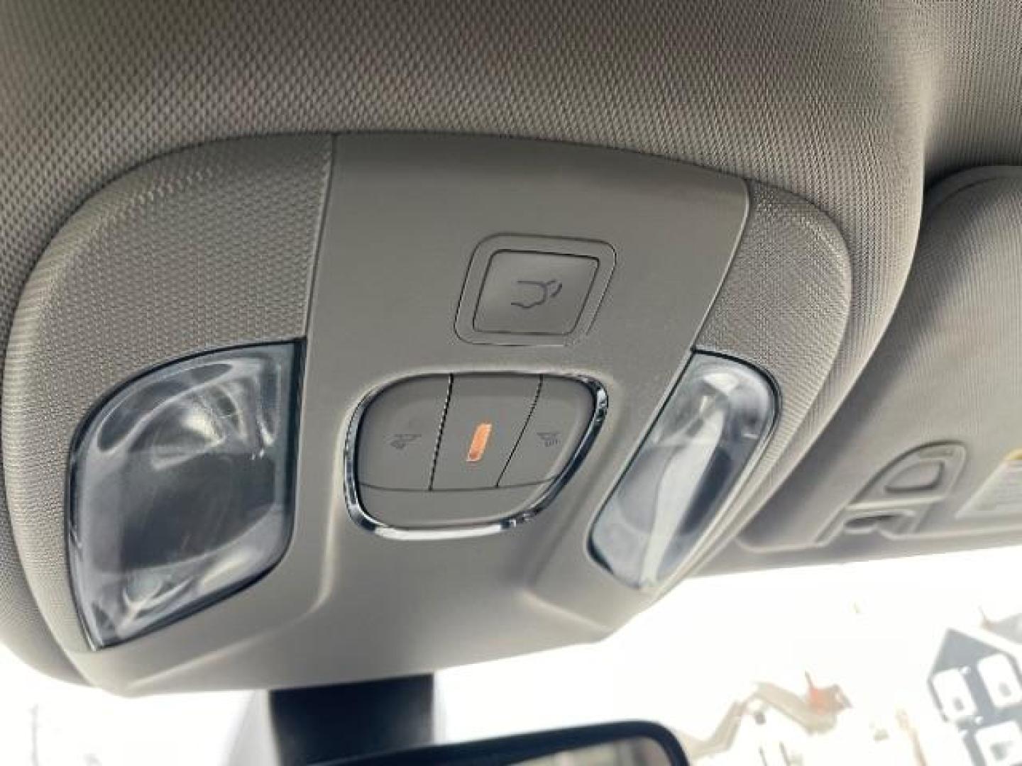 2018 WHITE Jeep Compass Limited 4WD (3C4NJDCB6JT) with an 2.4L L4 DOHC 16V engine, Continuously Variabl transmission, located at 745 S Robert St, St. Paul, MN, 55107, (651) 222-2991, 44.923389, -93.081215 - Photo#17