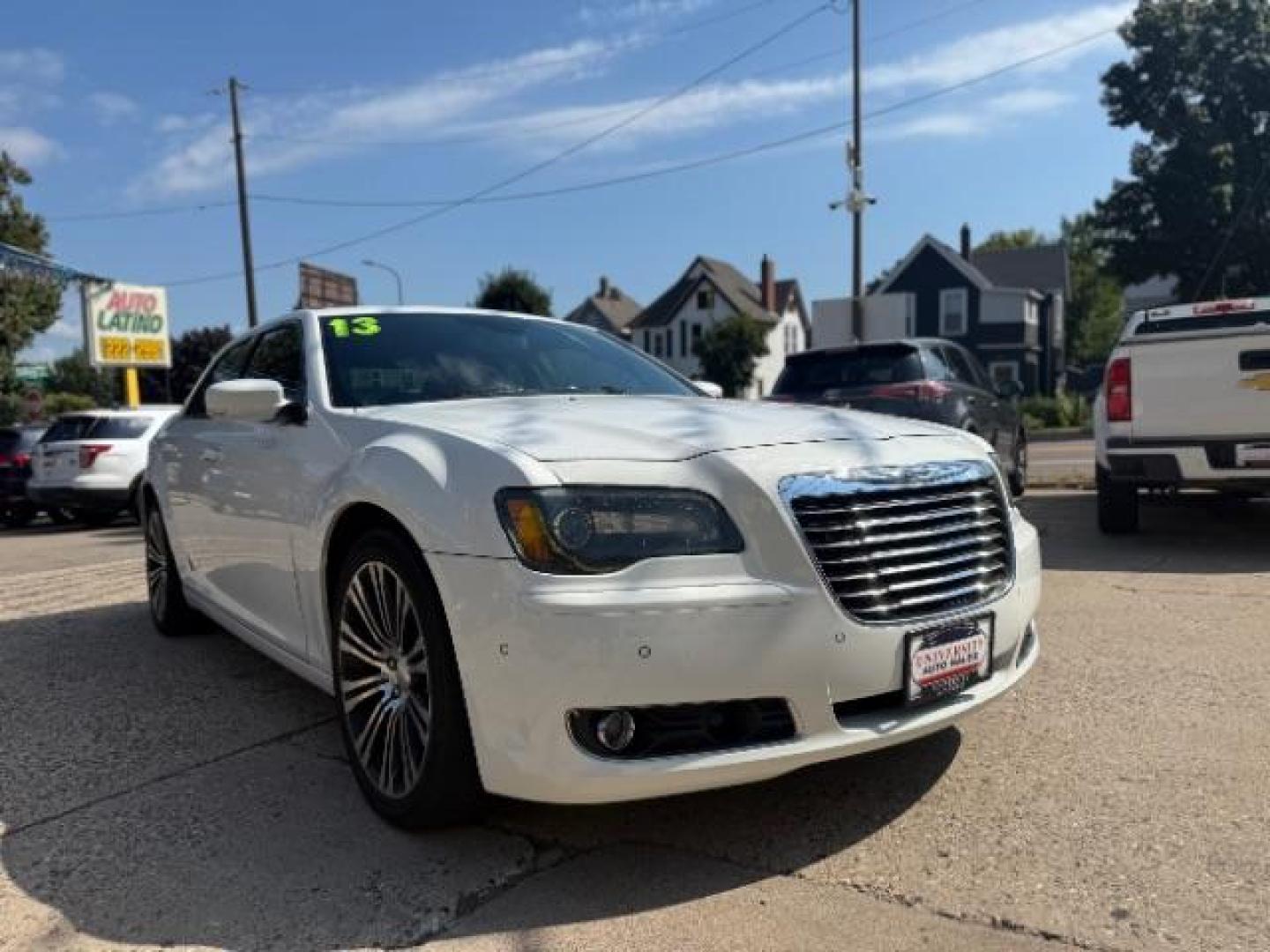 2013 Bright White Chrysler 300 S V6 RWD (2C3CCABG8DH) with an 3.6L V6 DOHC 24V engine, 8-Speed Automatic transmission, located at 745 S Robert St, St. Paul, MN, 55107, (651) 222-2991, 44.923389, -93.081215 - Photo#4