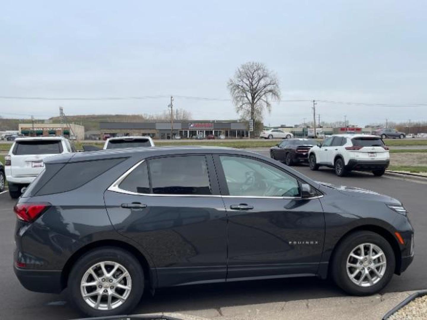 2022 Iron Gray Metallic Chevrolet Equinox LT 1.5 2WD (2GNAXKEV9N6) with an 1.5L L4 DIR DOHC 16V TURBO engine, 6-Speed Automatic transmission, located at 745 S Robert St, St. Paul, MN, 55107, (651) 222-2991, 44.923389, -93.081215 - Photo#6