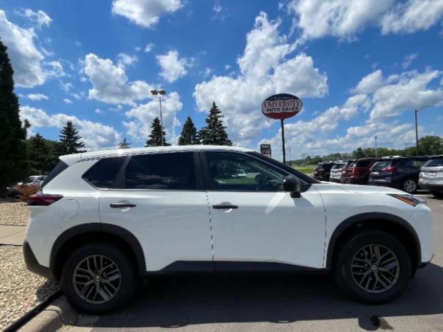 2021 Glacier White Nissan Rogue S (5N1AT3AA0MC) with an 2.5L L4 DOHC 16V engine, Continuously Variabl transmission, located at 745 S Robert St, St. Paul, MN, 55107, (651) 222-2991, 44.923389, -93.081215 - Photo#7