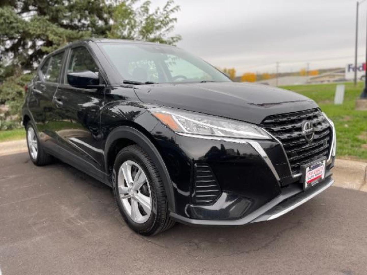 2021 Super Black Nissan Kicks S (3N1CP5BV5ML) with an 1.6L L4 engine, Continuously Variable Transmission transmission, located at 3301 W Hwy 13, Burnsville, MN, 55337, (952) 460-3200, 44.775333, -93.320808 - Photo#0