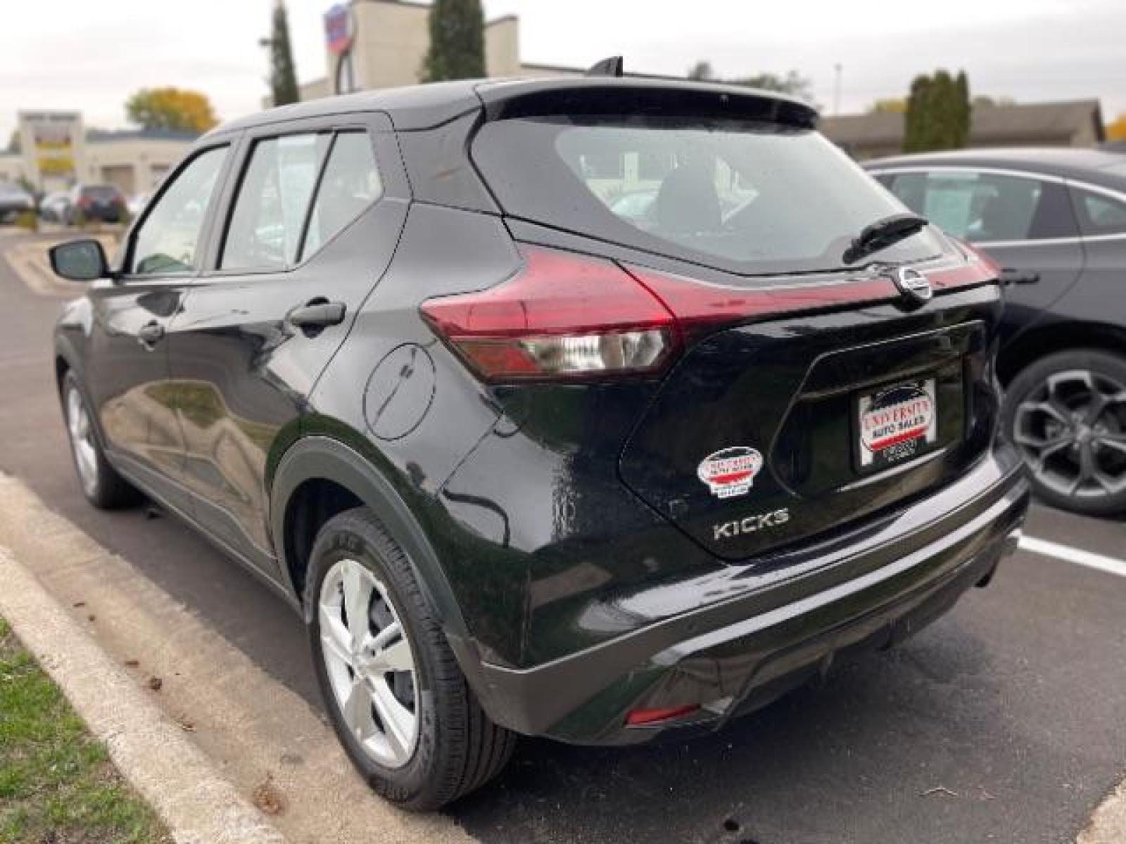2021 Super Black Nissan Kicks S (3N1CP5BV5ML) with an 1.6L L4 engine, Continuously Variable Transmission transmission, located at 745 S Robert St, St. Paul, MN, 55107, (651) 222-2991, 44.923389, -93.081215 - Photo #5
