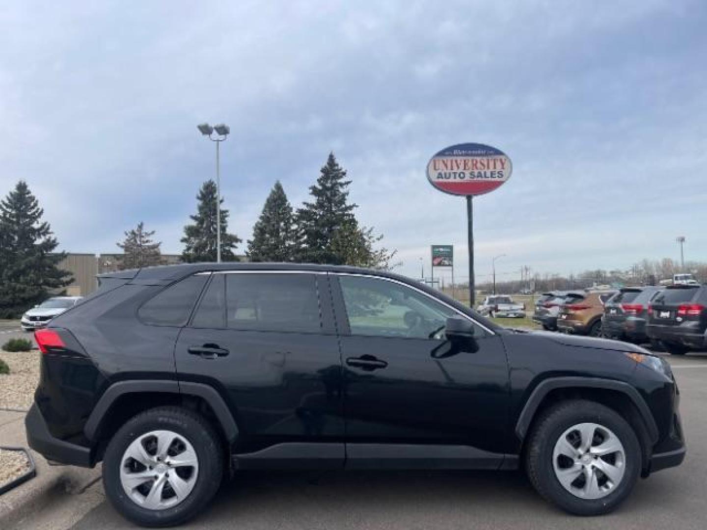 2022 Midnight Black Metal Toyota RAV4 LE AWD (2T3F1RFV0NW) with an 2.5L L4 DOHC 16V engine, 8-Speed Automatic transmission, located at 3301 W Hwy 13, Burnsville, MN, 55337, (952) 460-3200, 44.775333, -93.320808 - Photo#3