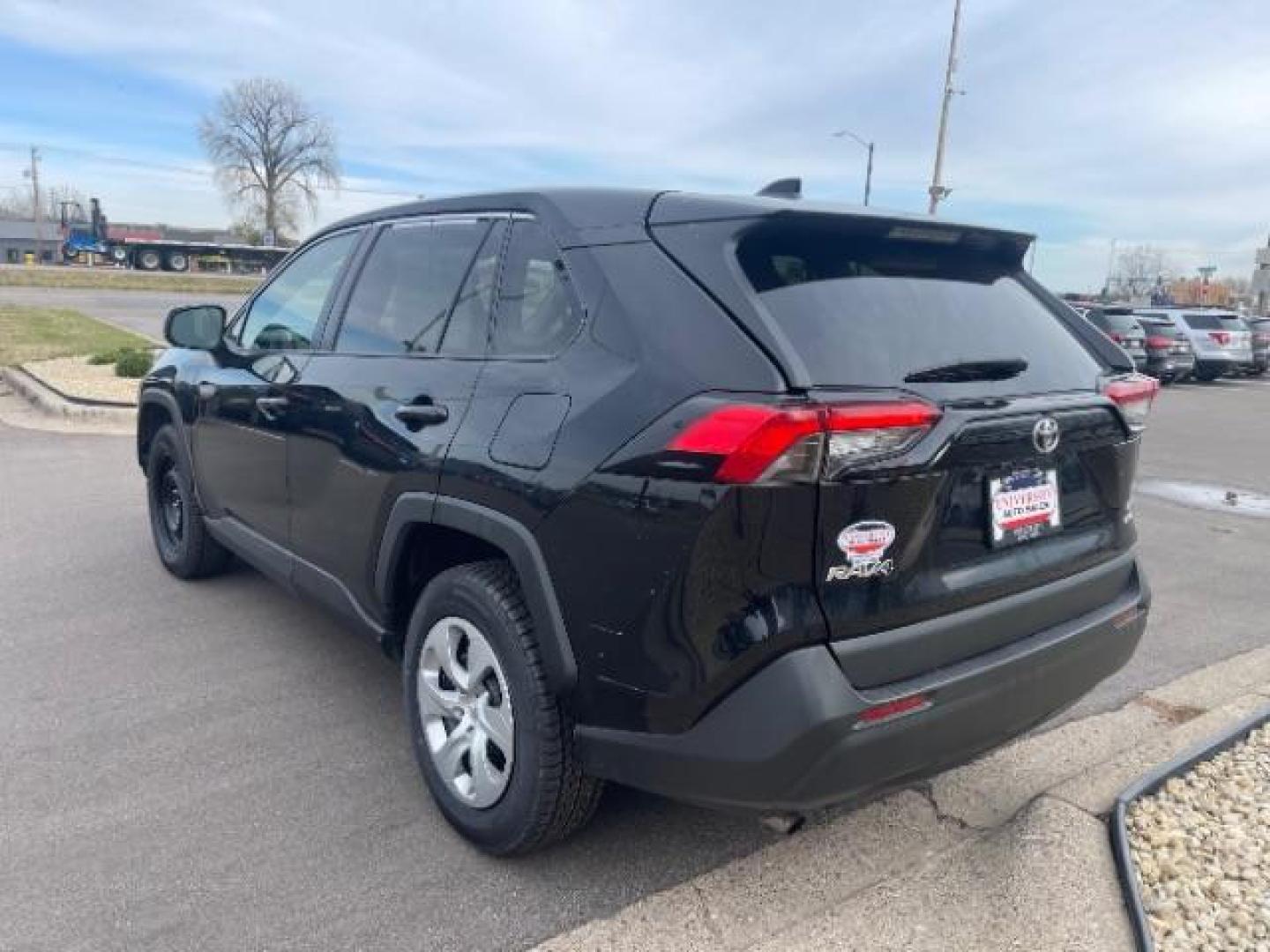 2022 Midnight Black Metal Toyota RAV4 LE AWD (2T3F1RFV0NW) with an 2.5L L4 DOHC 16V engine, 8-Speed Automatic transmission, located at 3301 W Hwy 13, Burnsville, MN, 55337, (952) 460-3200, 44.775333, -93.320808 - Photo#4