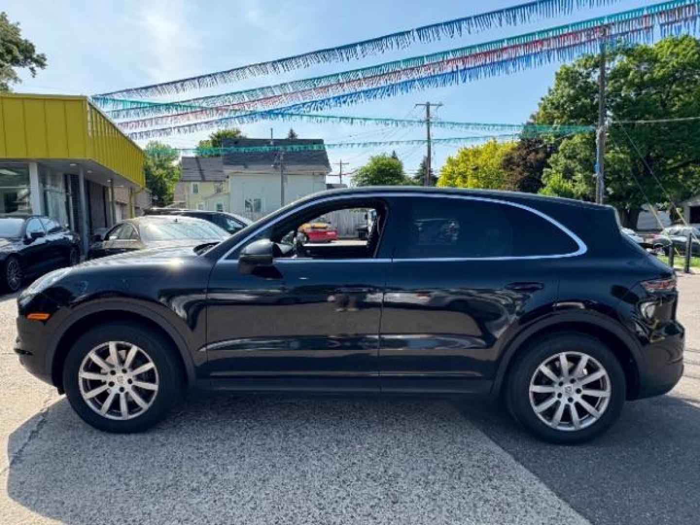 2020 Black Porsche Cayenne Base (WP1AA2AYXLD) with an 3.0L V6 DOHC 24V engine, 6-Speed Automatic transmission, located at 745 S Robert St, St. Paul, MN, 55107, (651) 222-2991, 44.923389, -93.081215 - Photo#3