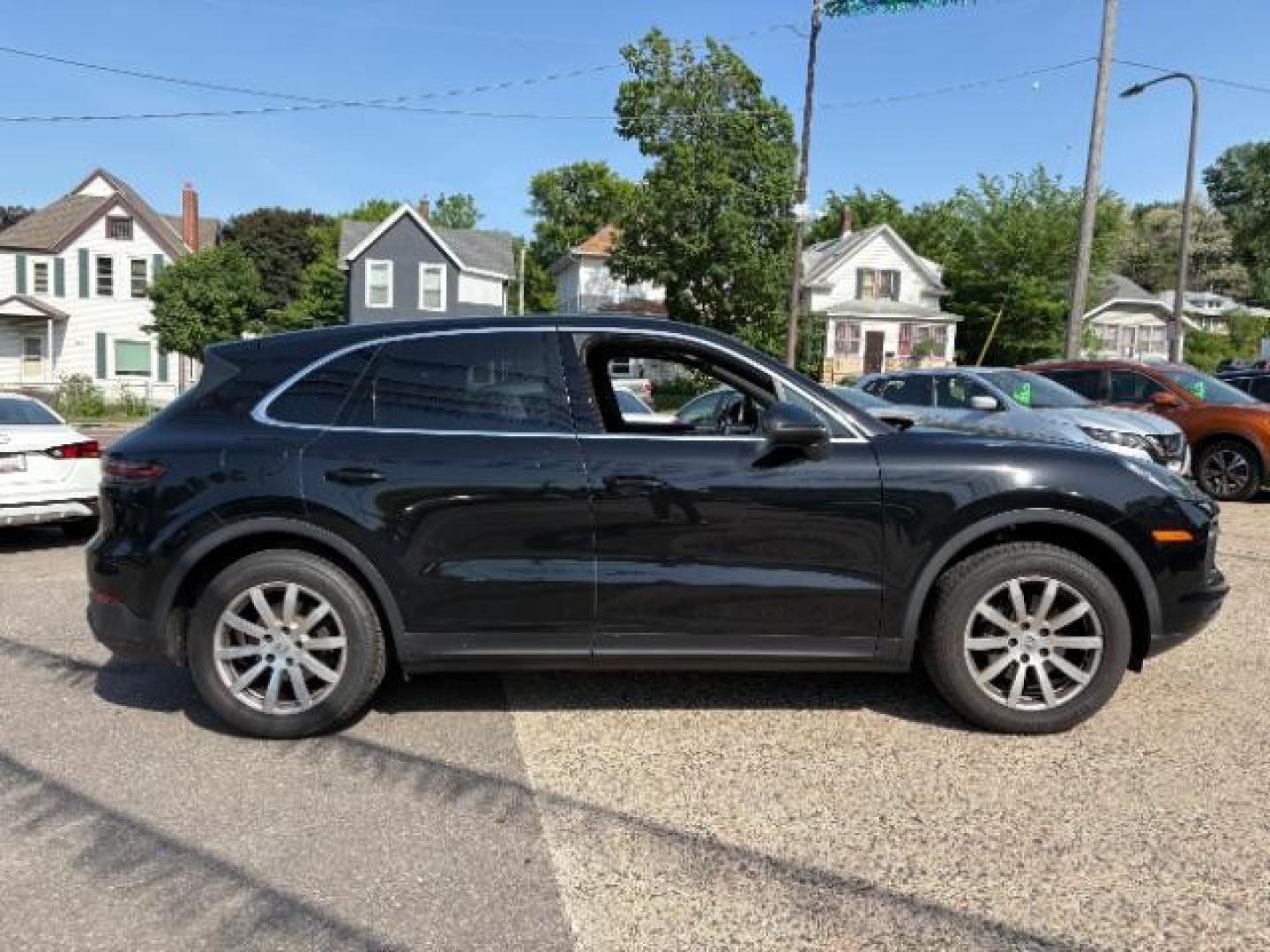 2020 Black Porsche Cayenne Base (WP1AA2AYXLD) with an 3.0L V6 DOHC 24V engine, 6-Speed Automatic transmission, located at 745 S Robert St, St. Paul, MN, 55107, (651) 222-2991, 44.923389, -93.081215 - Photo#7