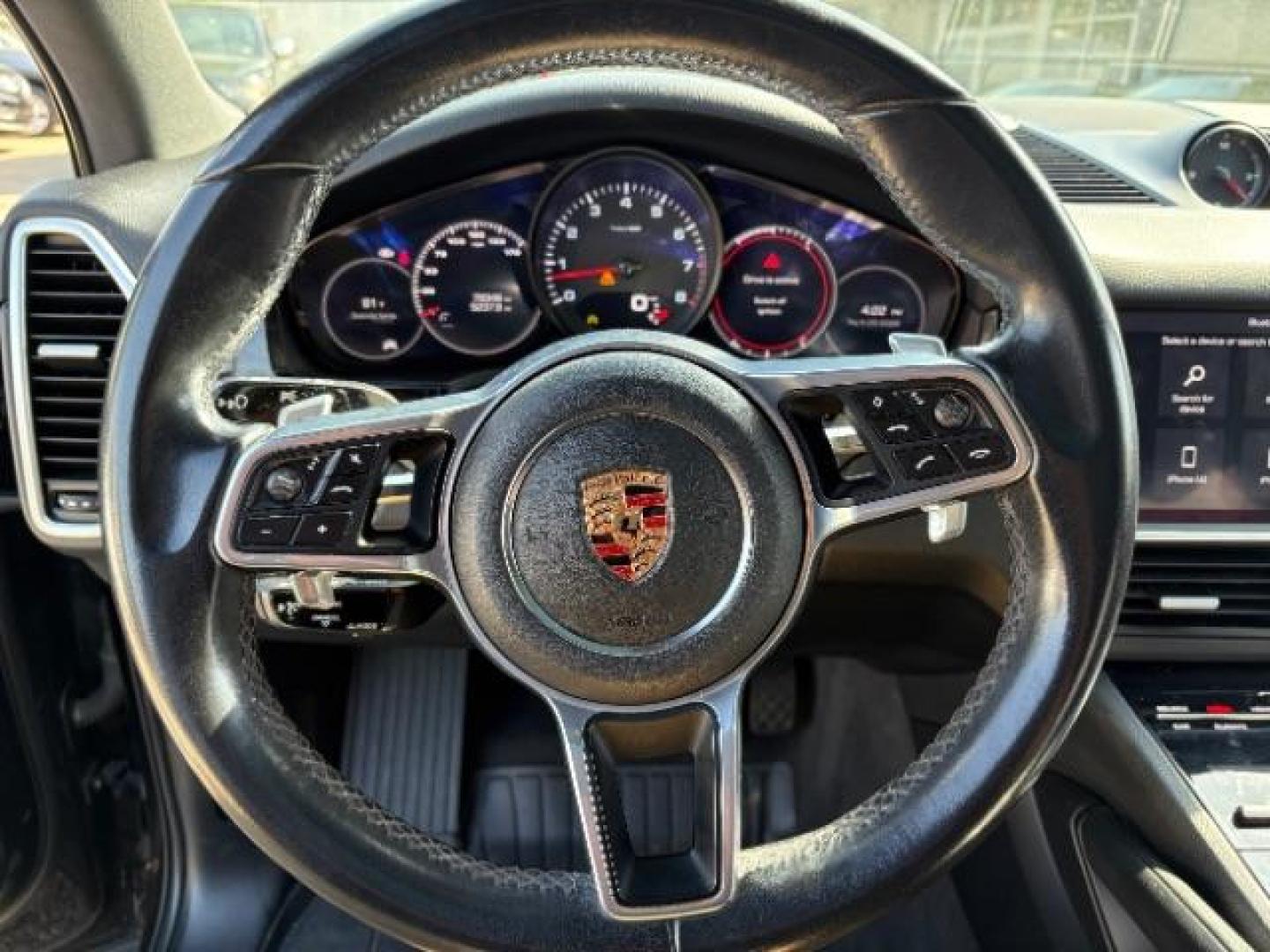 2020 Black Porsche Cayenne Base (WP1AA2AYXLD) with an 3.0L V6 DOHC 24V engine, 6-Speed Automatic transmission, located at 745 S Robert St, St. Paul, MN, 55107, (651) 222-2991, 44.923389, -93.081215 - Photo#10