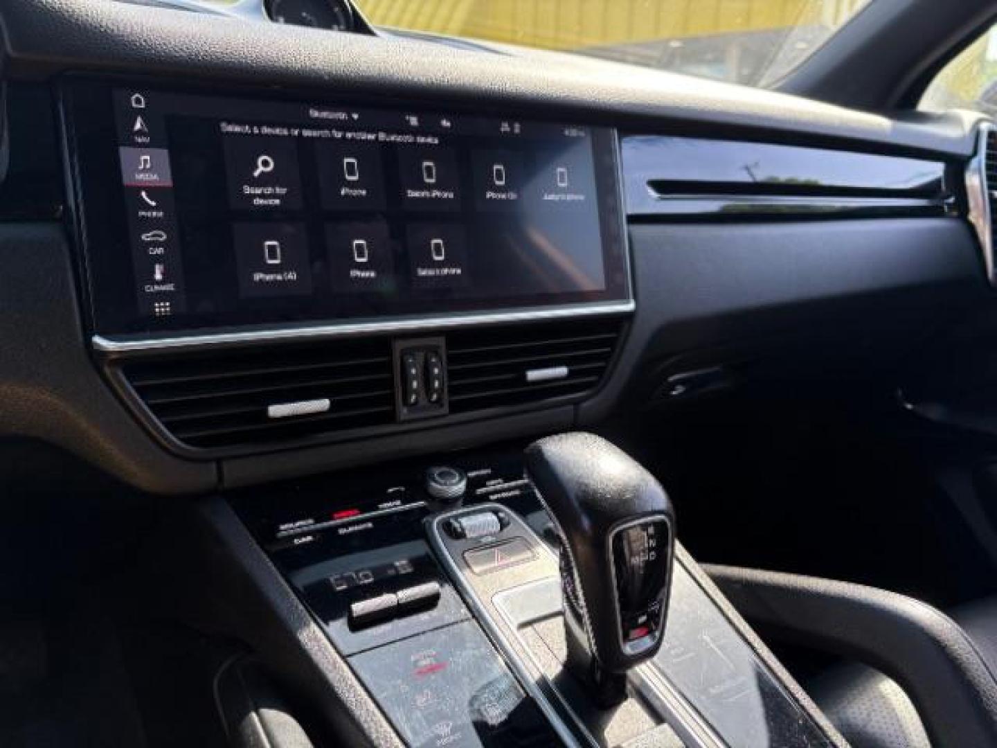 2020 Black Porsche Cayenne Base (WP1AA2AYXLD) with an 3.0L V6 DOHC 24V engine, 6-Speed Automatic transmission, located at 745 S Robert St, St. Paul, MN, 55107, (651) 222-2991, 44.923389, -93.081215 - Photo#13